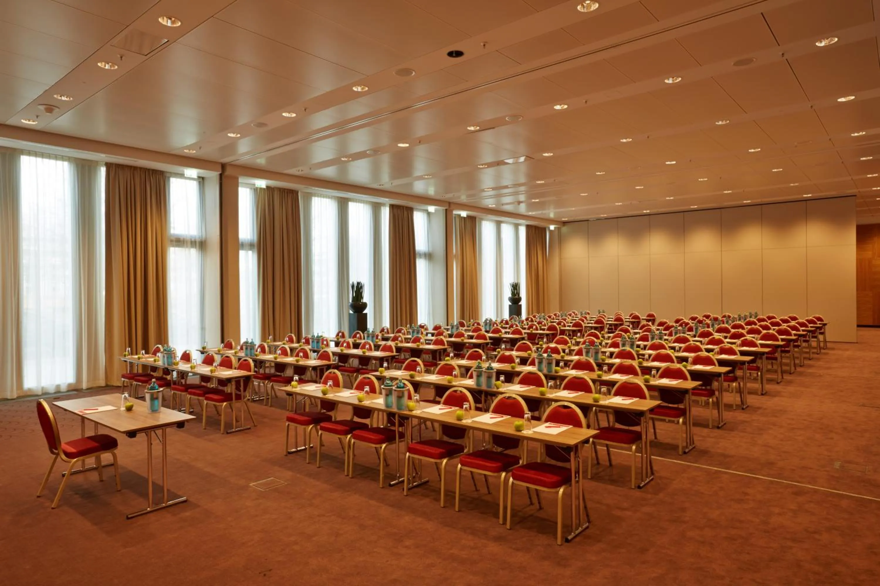Business facilities in H4 Hotel München Messe
