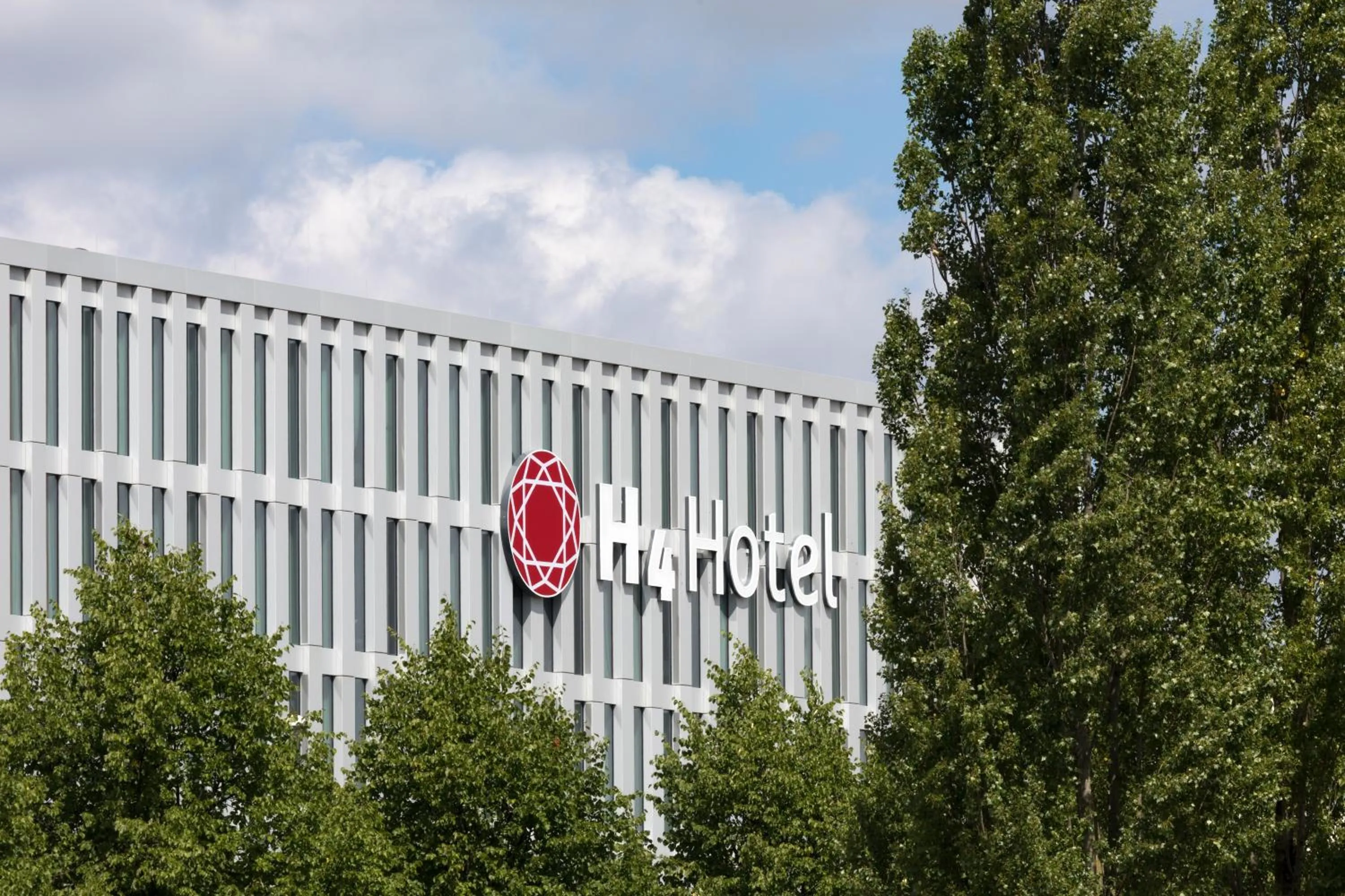 Property building in H4 Hotel München Messe