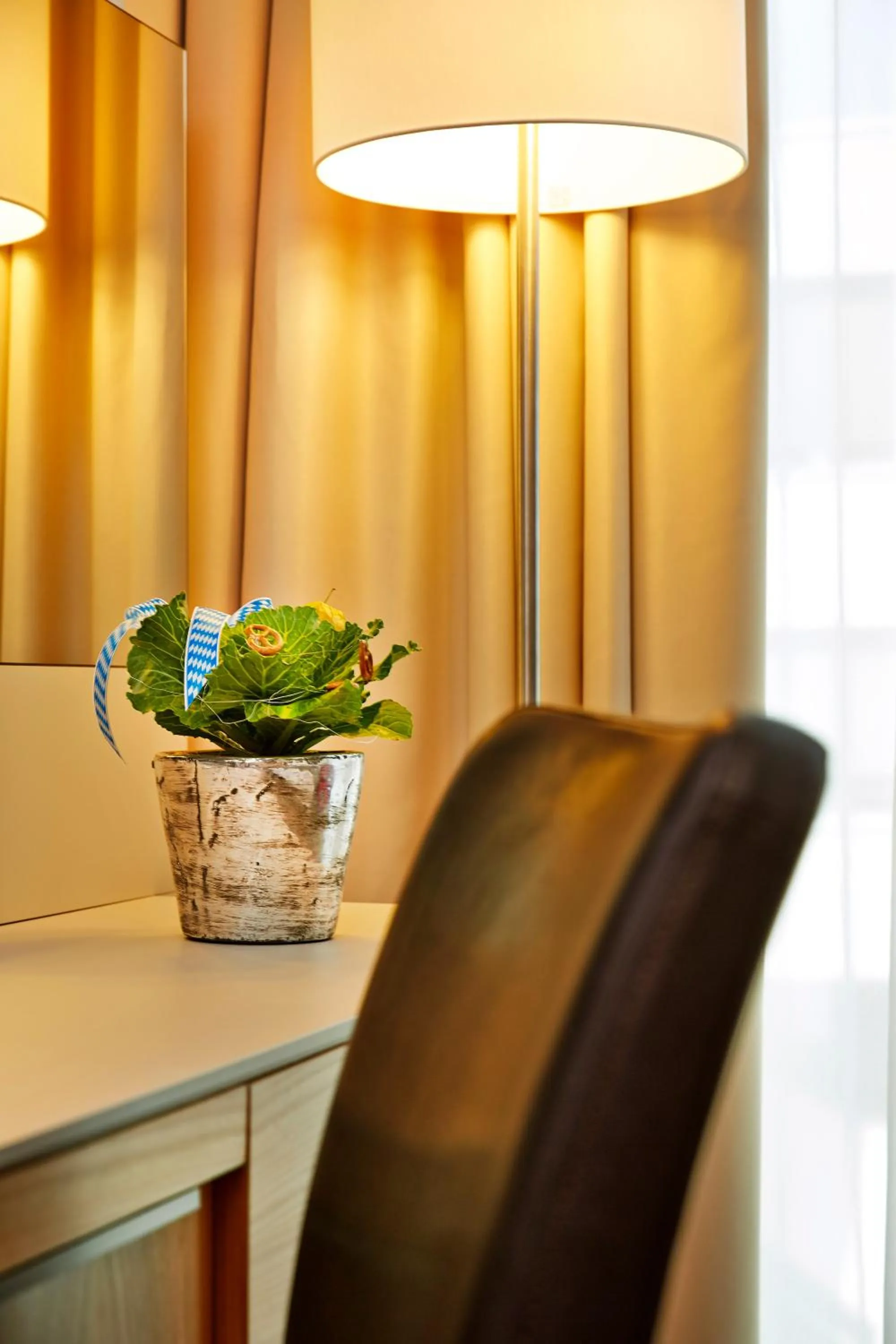 Photo of the whole room in H4 Hotel München Messe