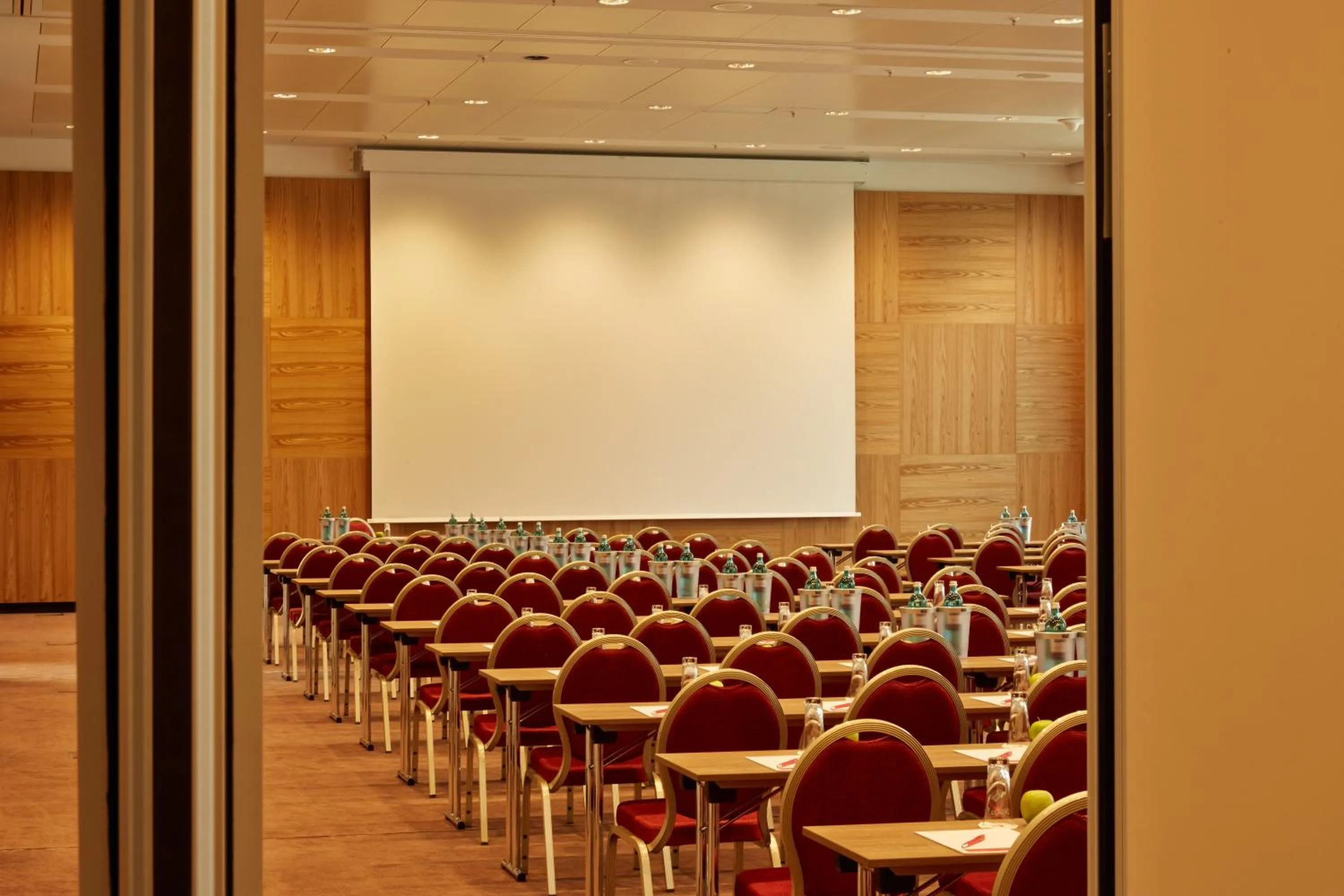 Business facilities in H4 Hotel München Messe