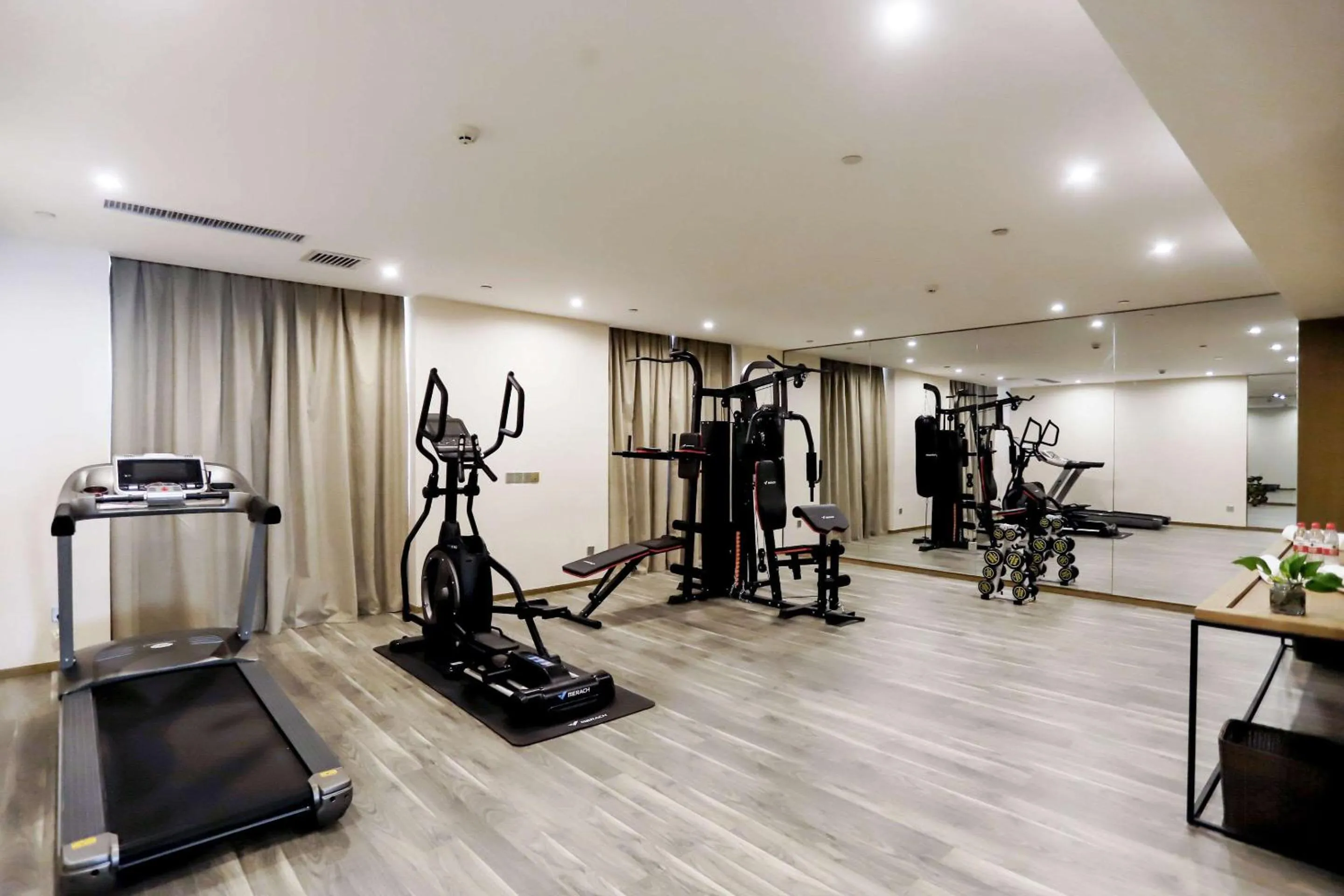 Fitness centre/facilities in Quality Hotel Zhangye
