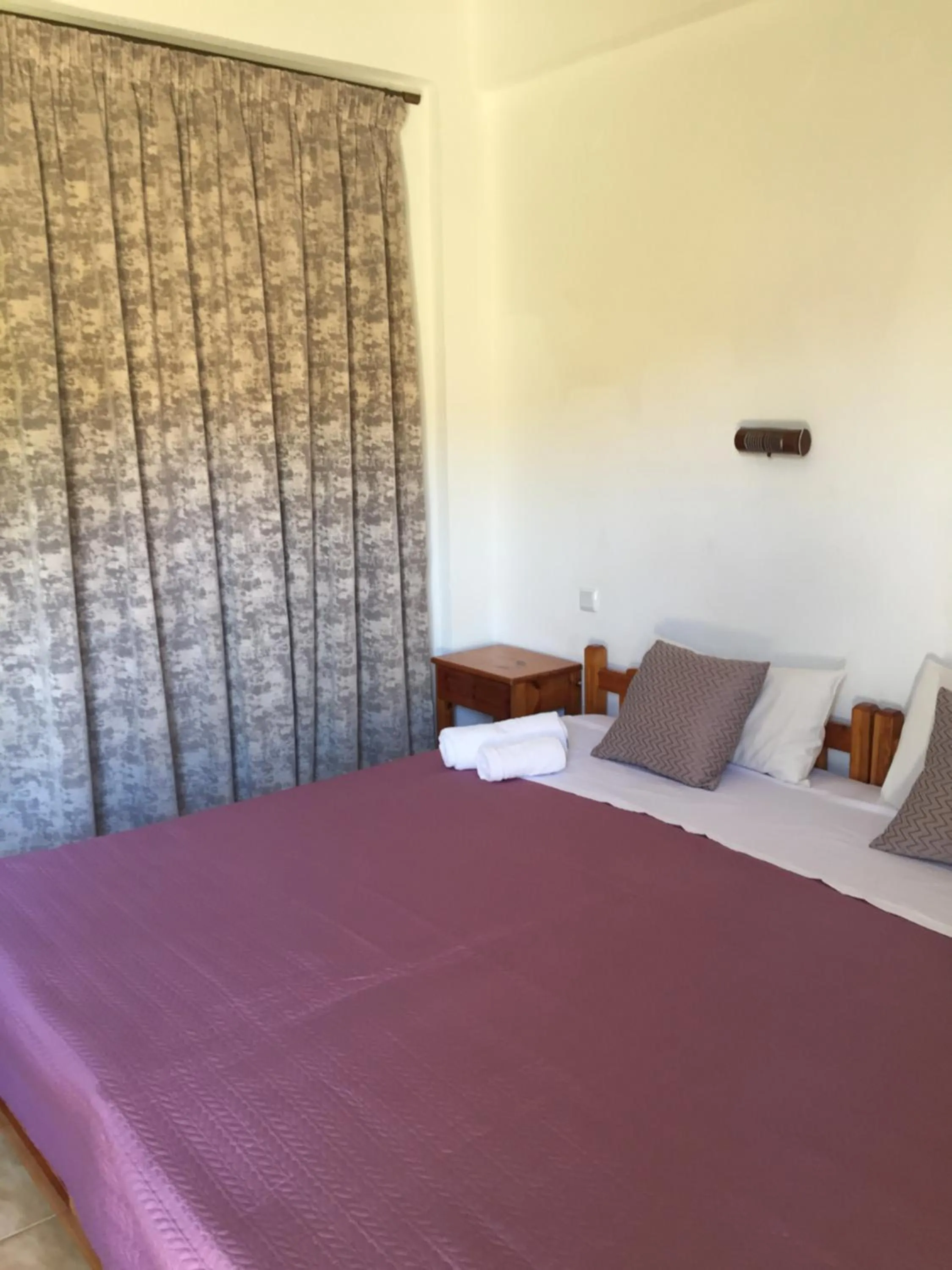 Bed in Hotel Orama-Matala