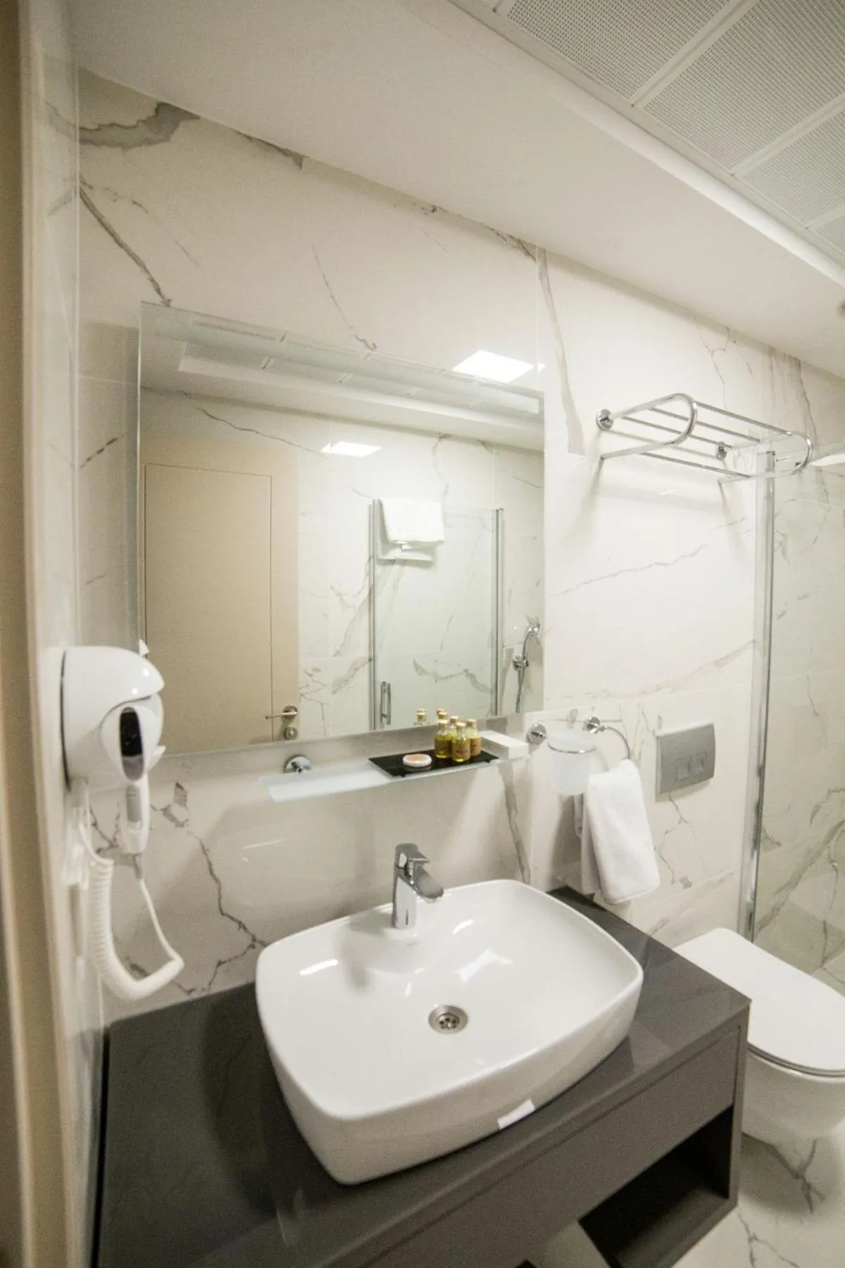 Bathroom in The Charm Hotel - Old City