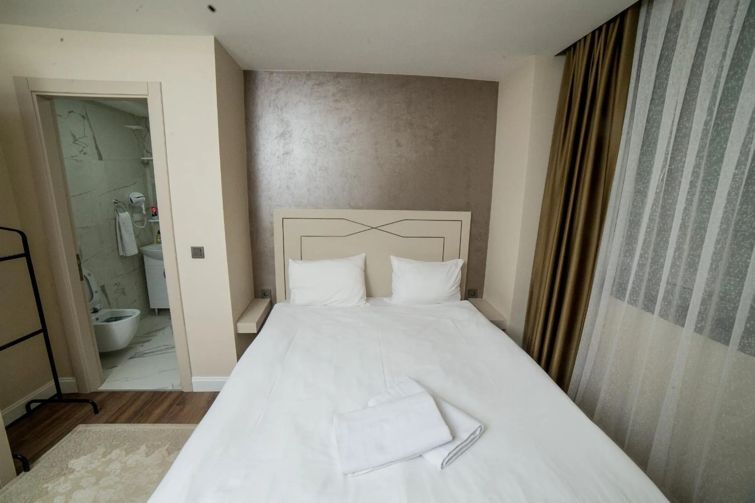 Bed in The Charm Hotel - Old City