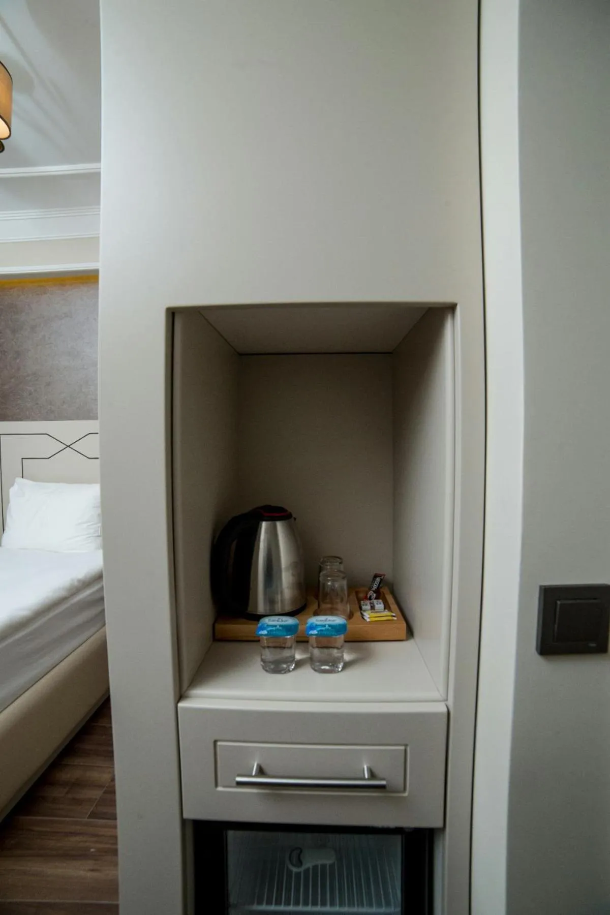 Coffee/tea facilities, Bed in The Charm Hotel - Old City