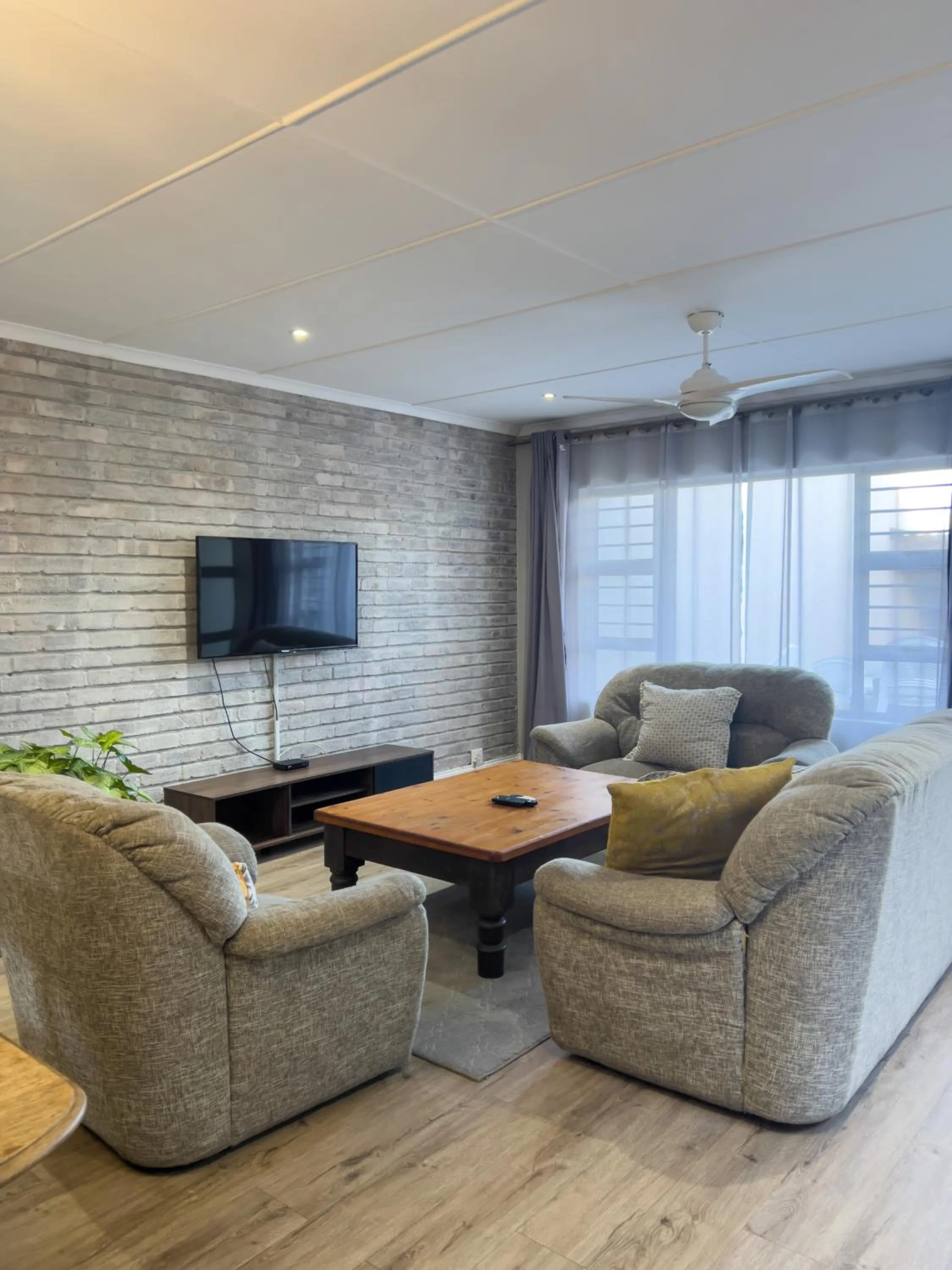 Living room in Goulden Street Guest House