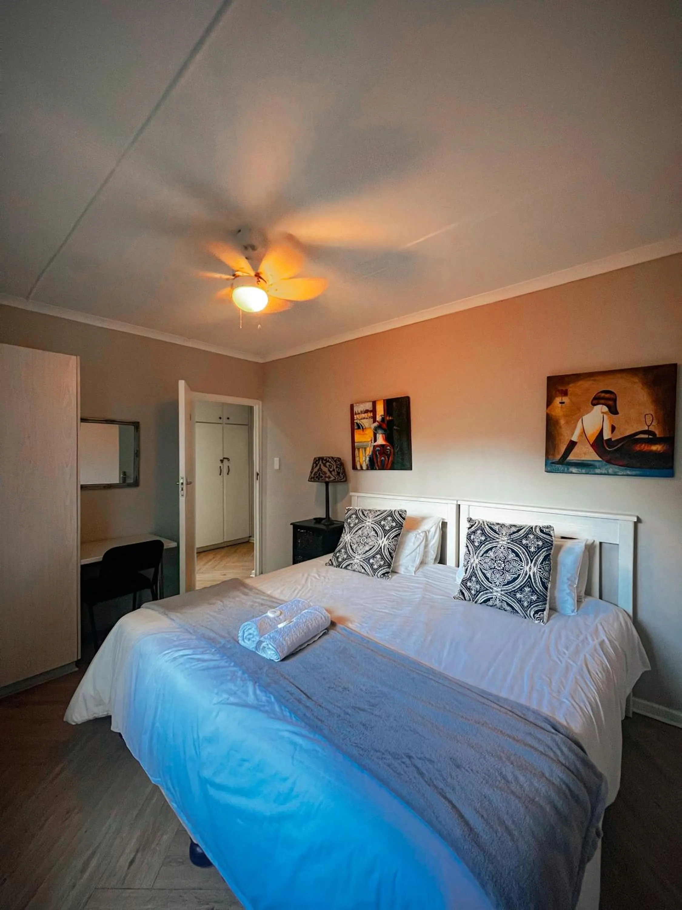 Bedroom, Bed in Goulden Street Guest House