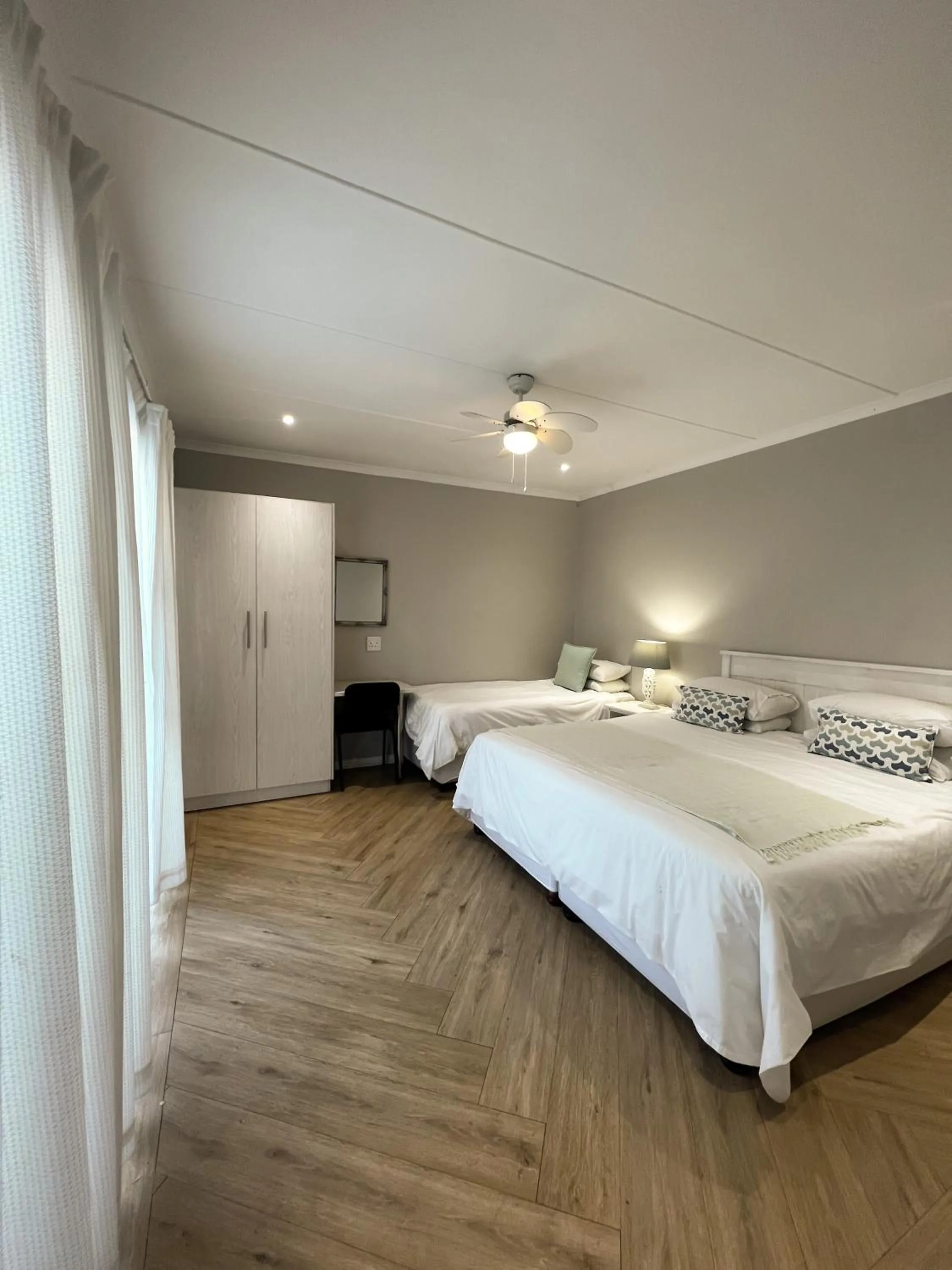 Bedroom, Bed in Goulden Street Guest House