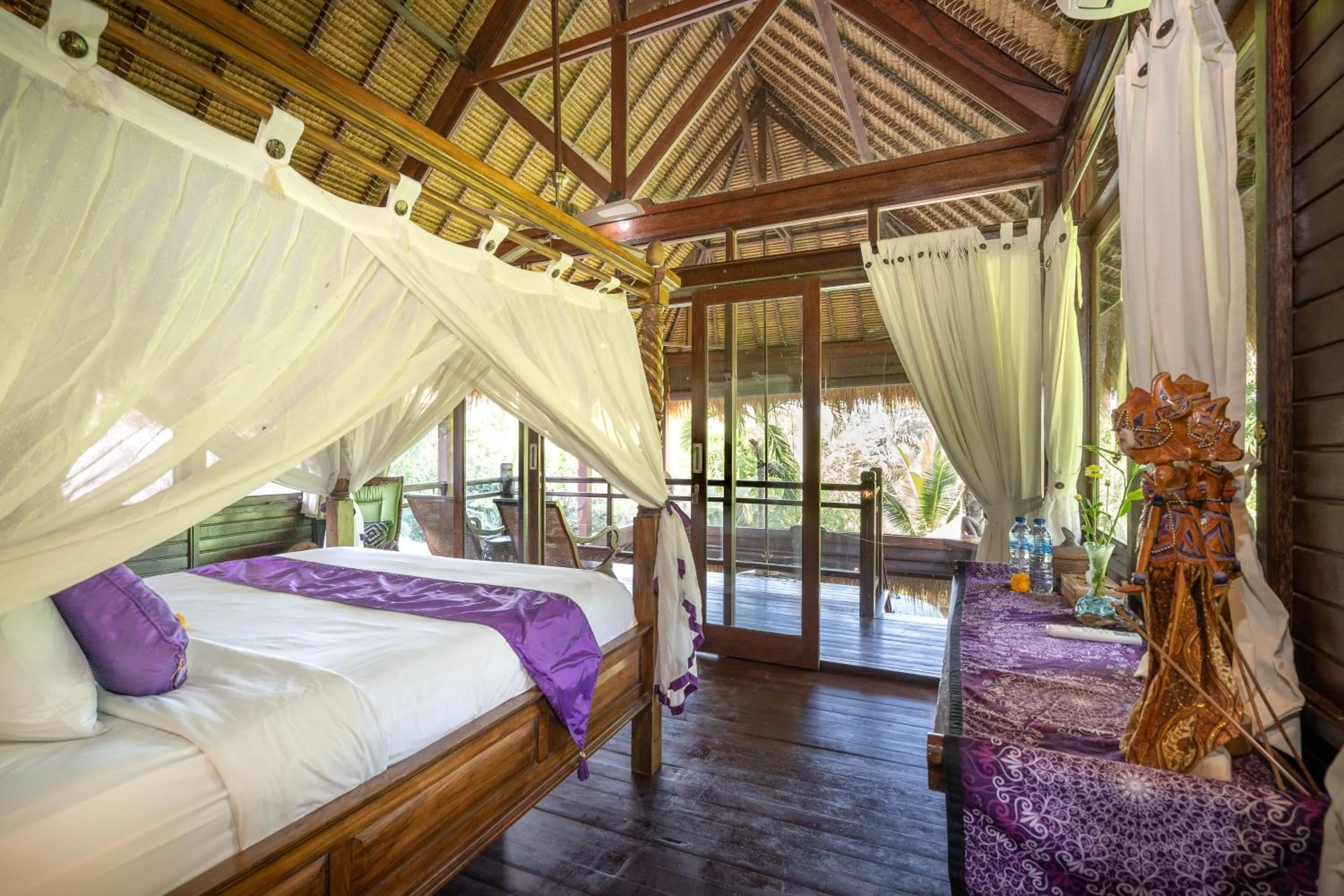 Bed in Kupu Kupu Private Villa