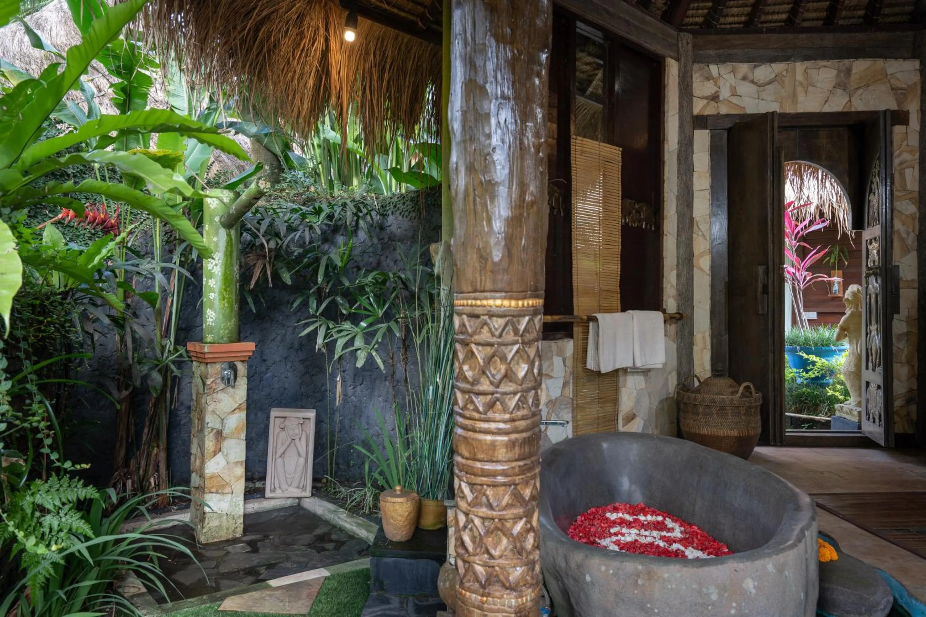 Bath in Kupu Kupu Private Villa