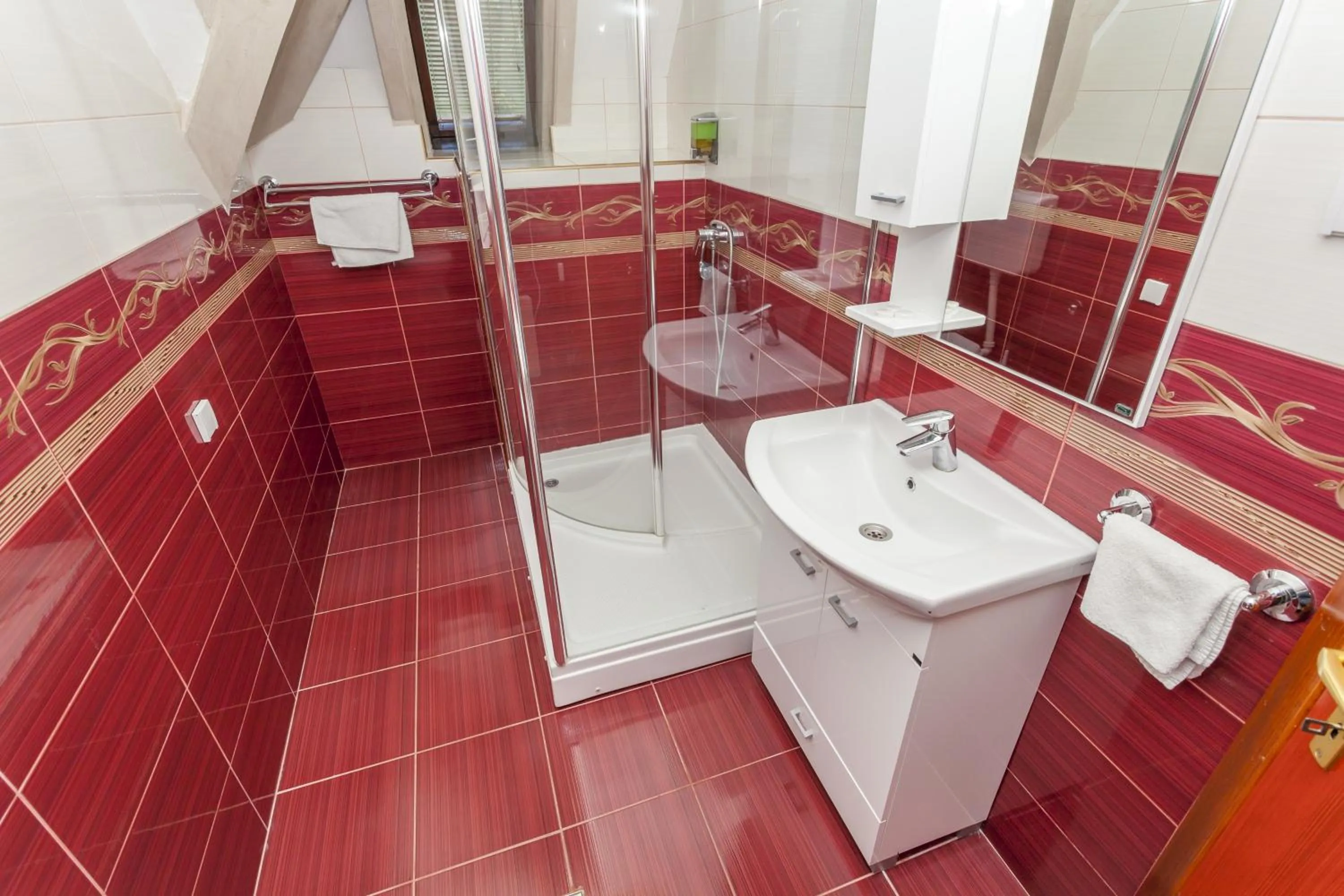 Shower in KRALjEVI KONACI ZLATIBOR