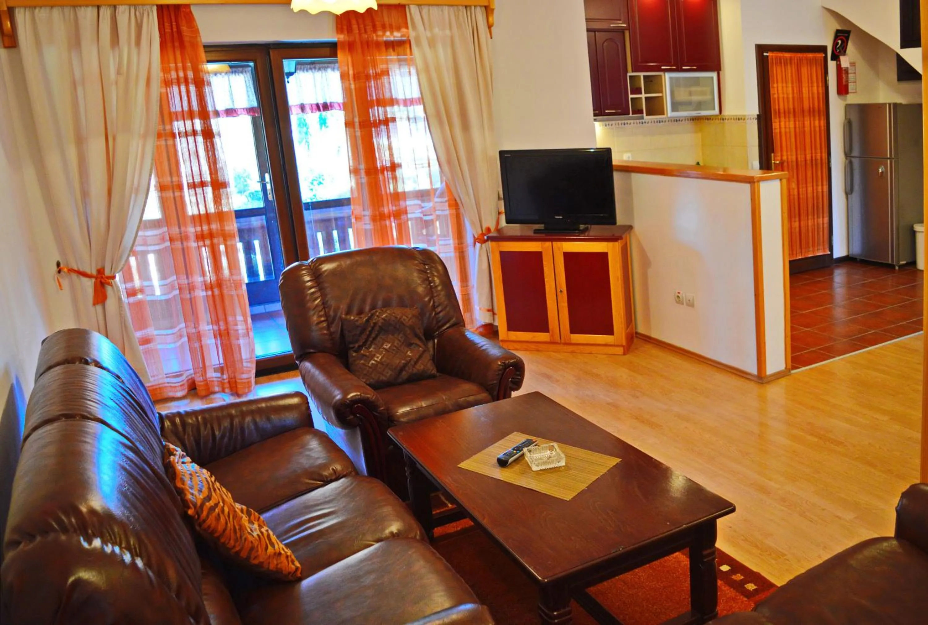 TV and multimedia in KRALjEVI KONACI ZLATIBOR