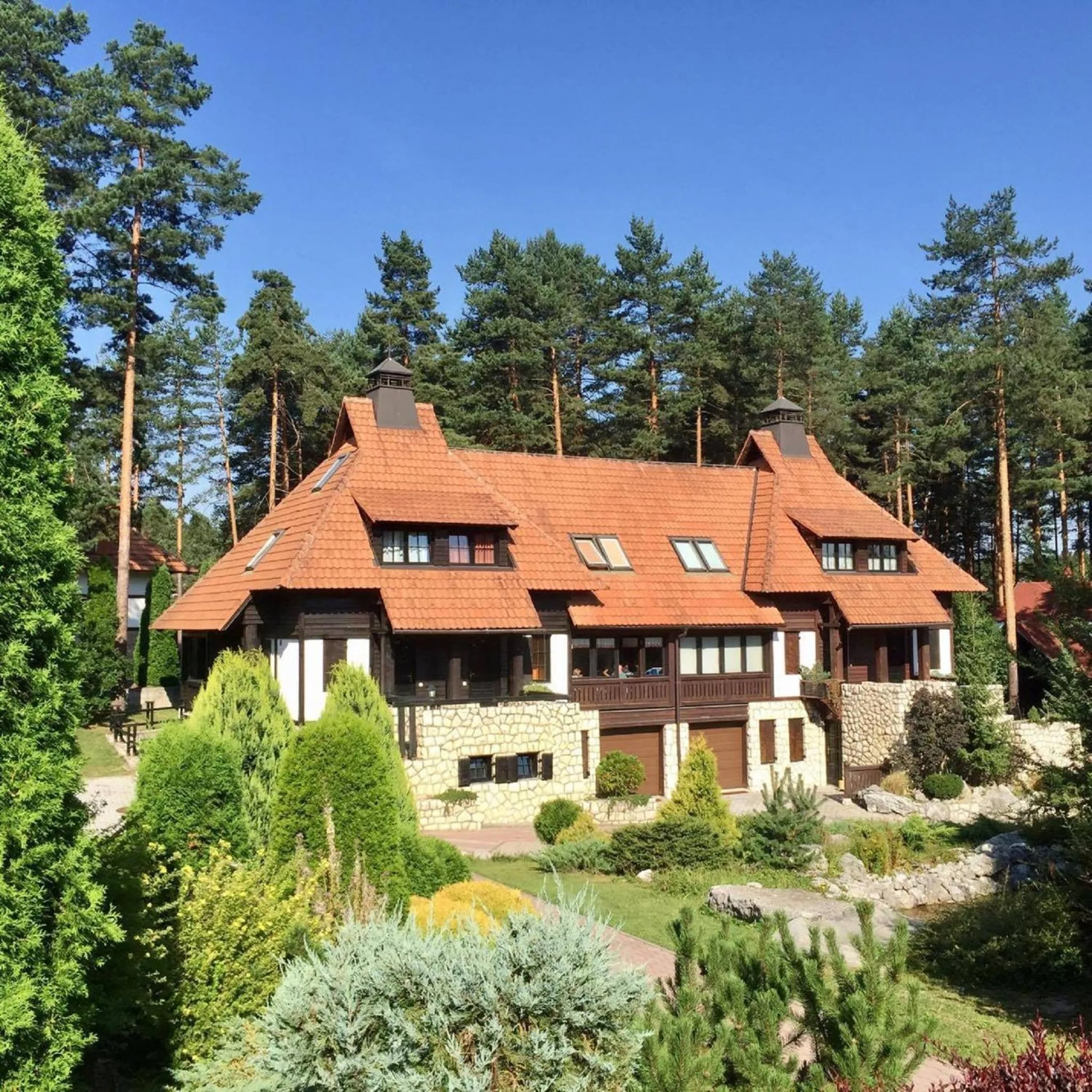 Bird's eye view in KRALjEVI KONACI ZLATIBOR