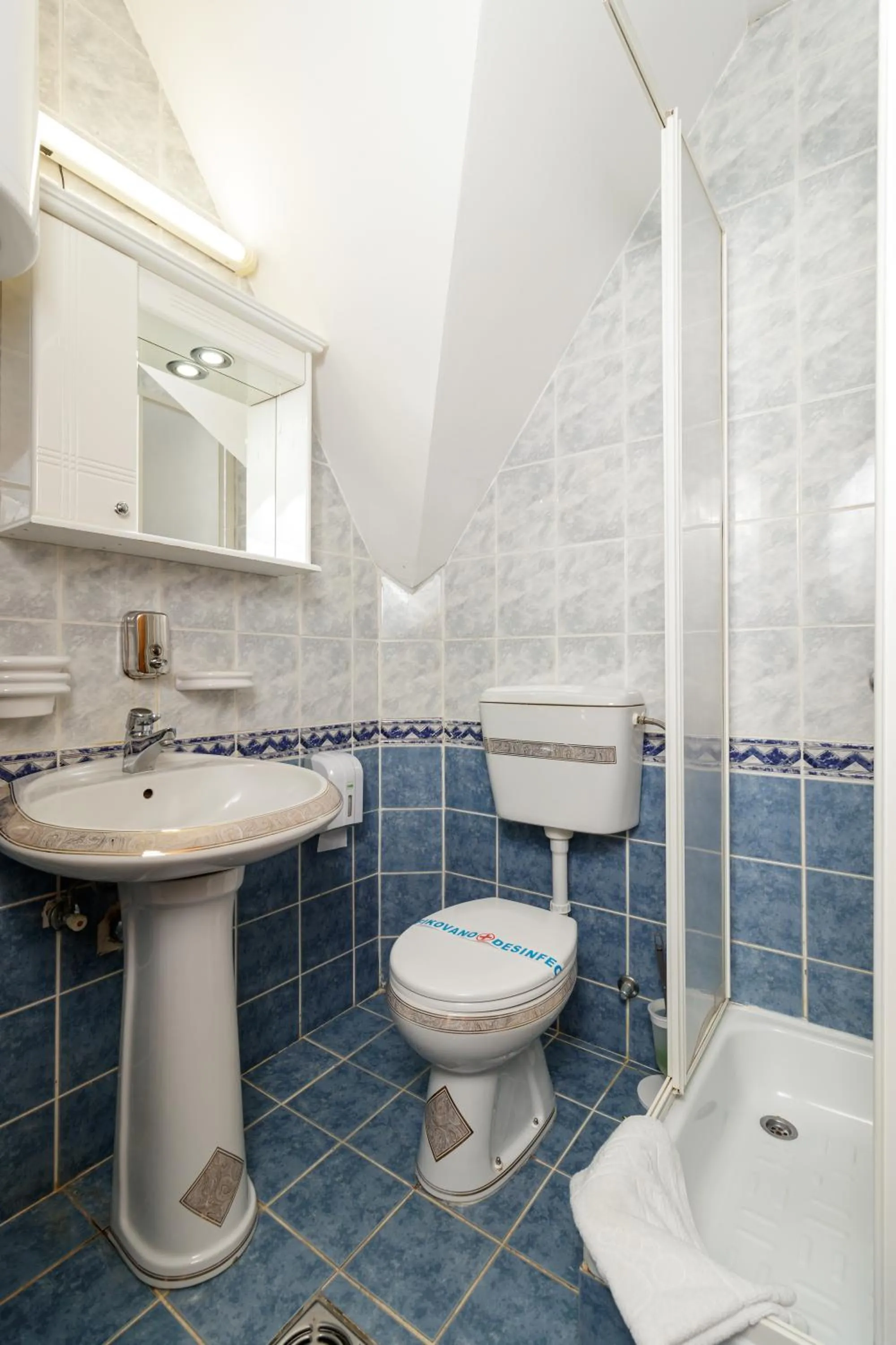 Toilet in KRALjEVI KONACI ZLATIBOR