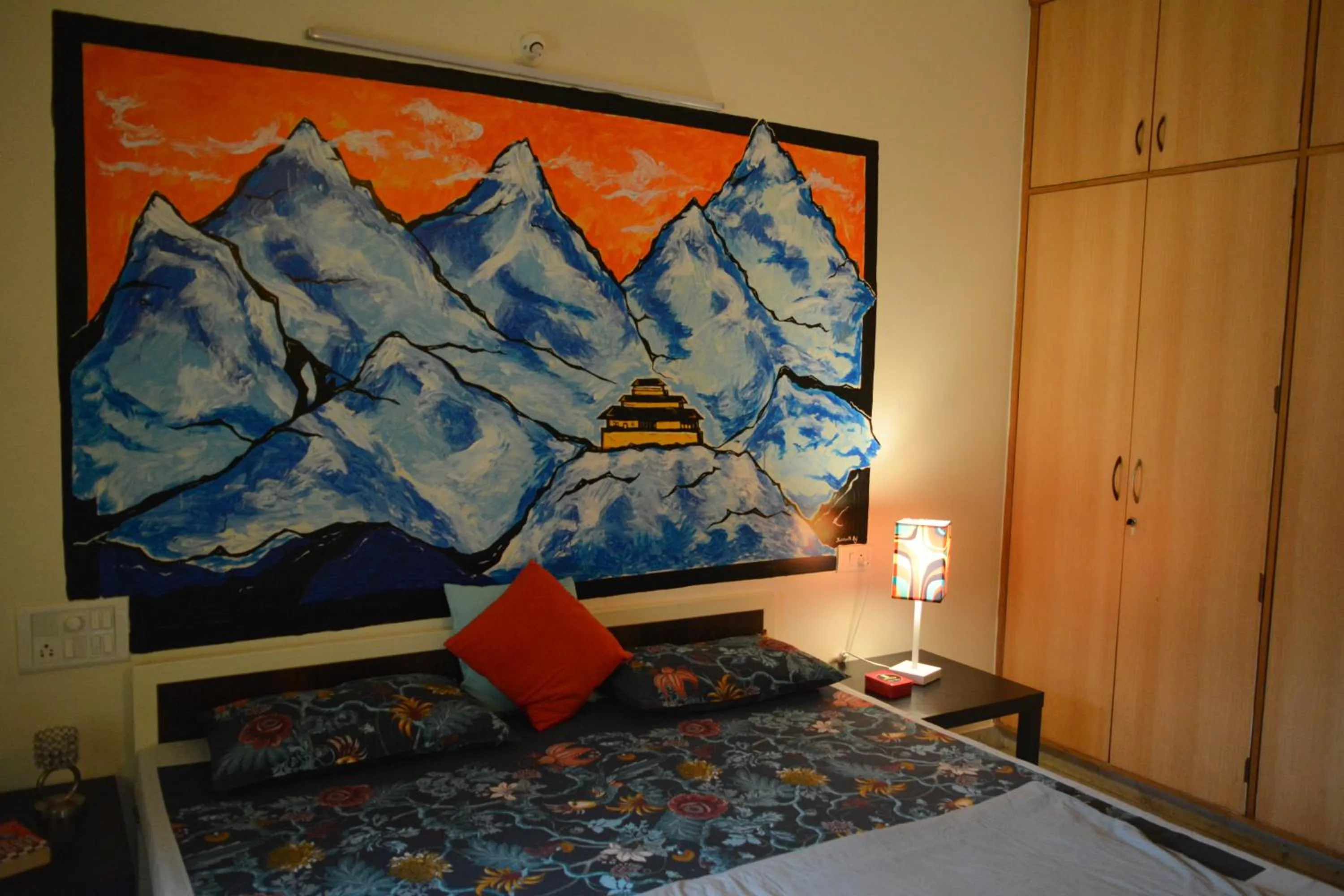 Bed in The Hood Hostel