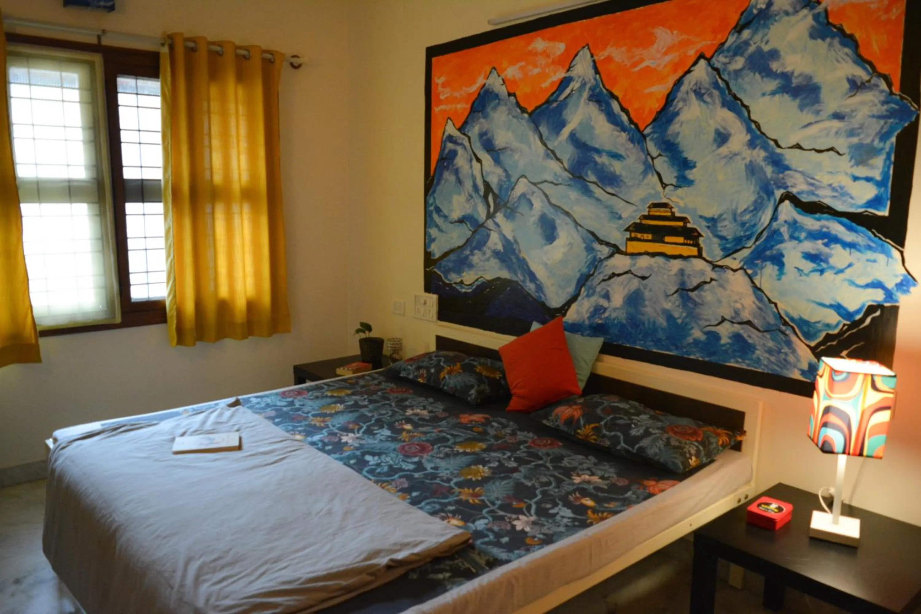 Bed in The Hood Hostel