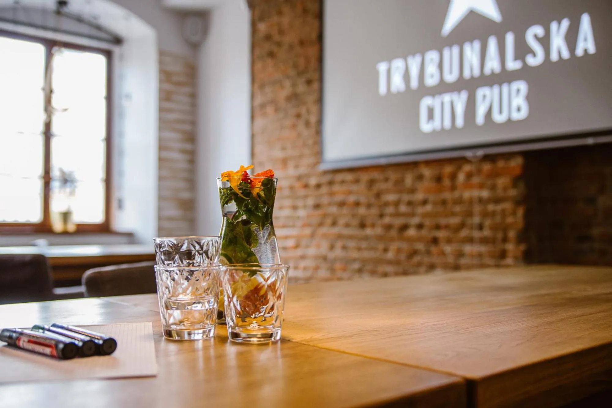 Business facilities in Trybunalska