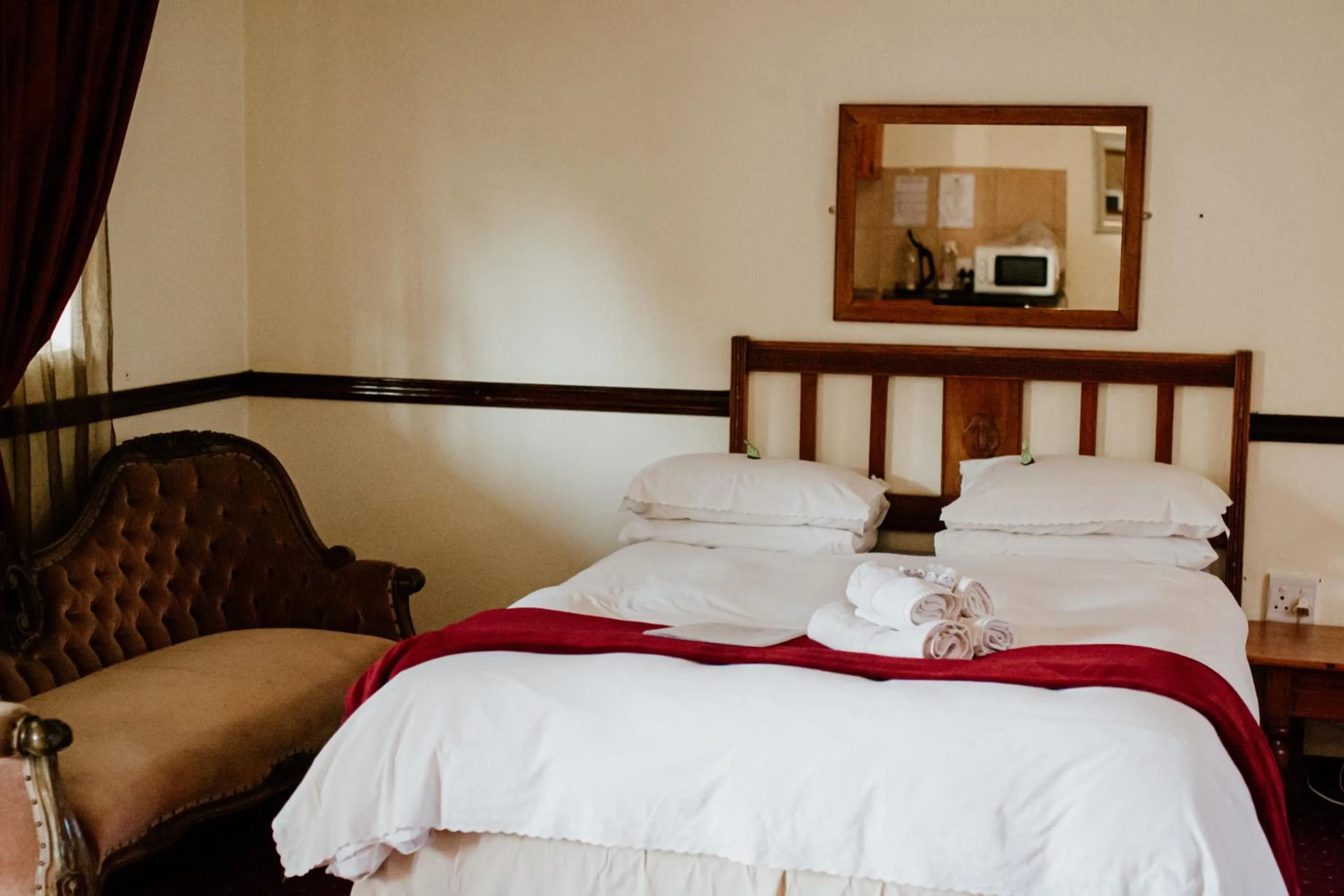 Alec Wright's Guest Lodge