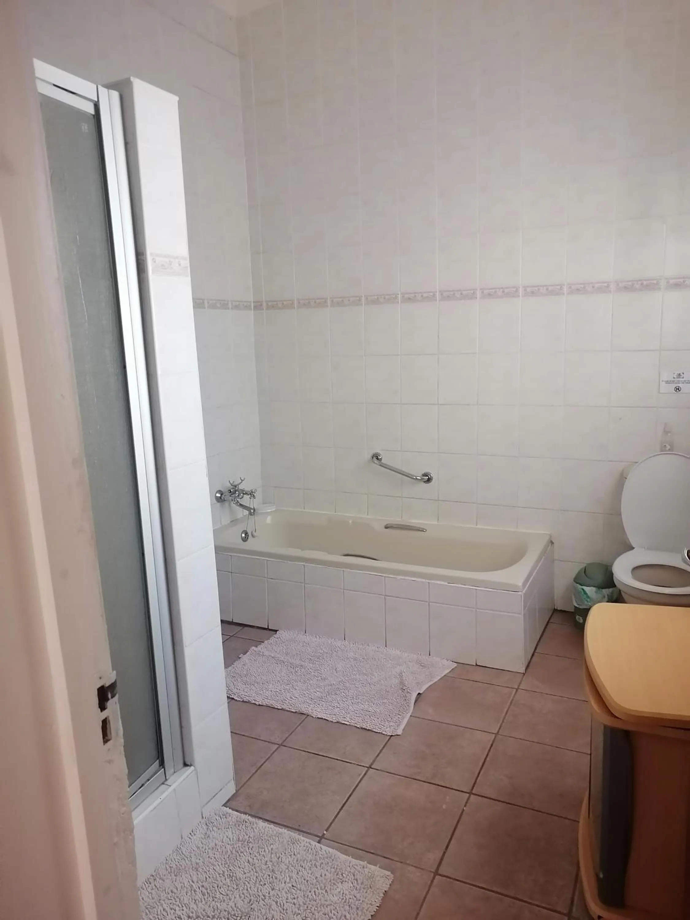 Alec Wright's Guest Lodge