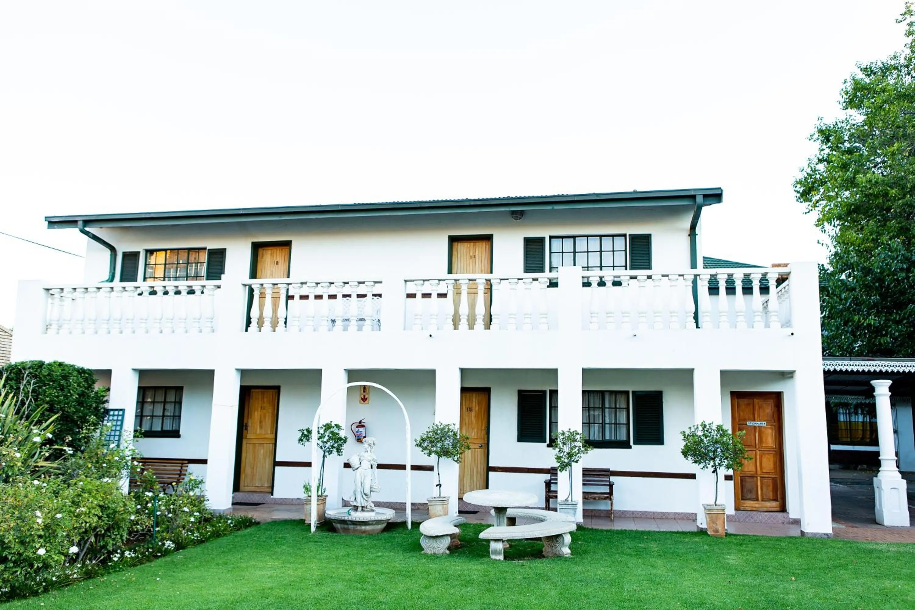 Alec Wright's Guest Lodge