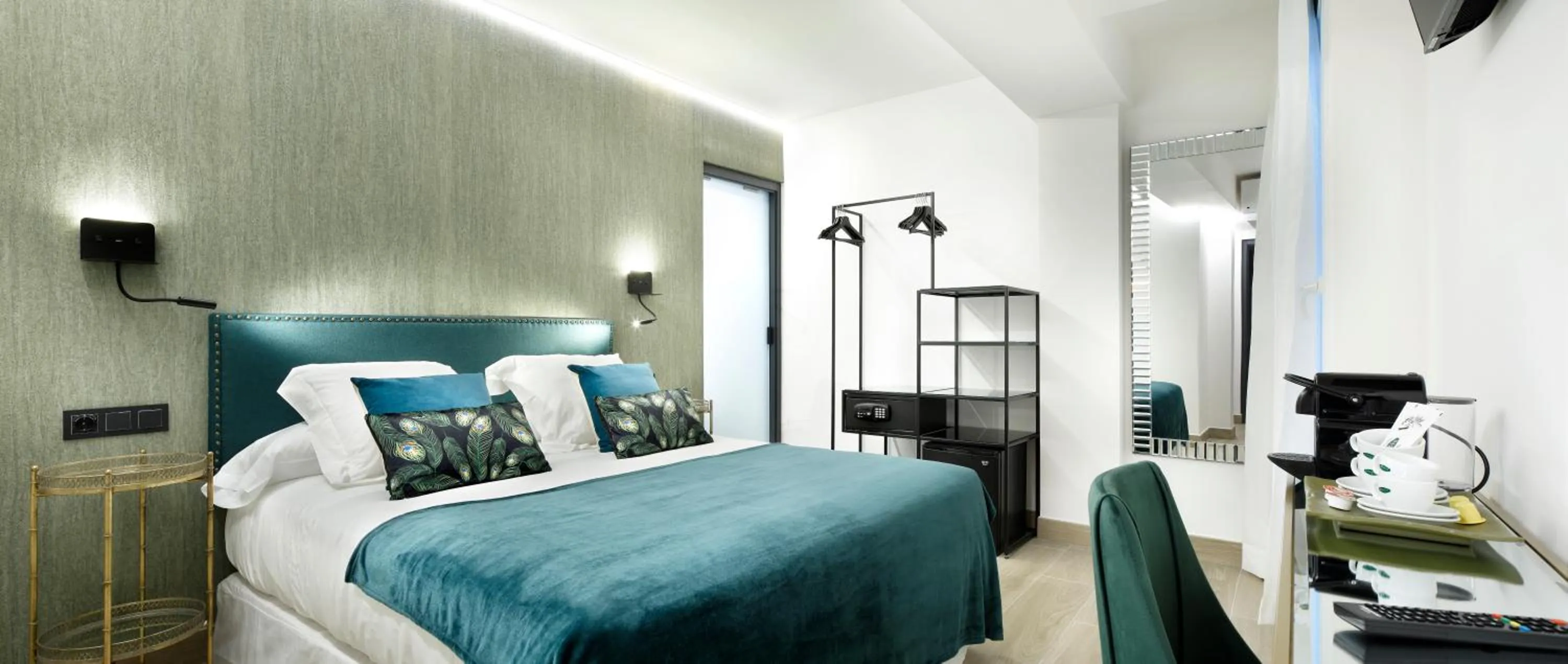 Bed in Pension Ama Bilbao