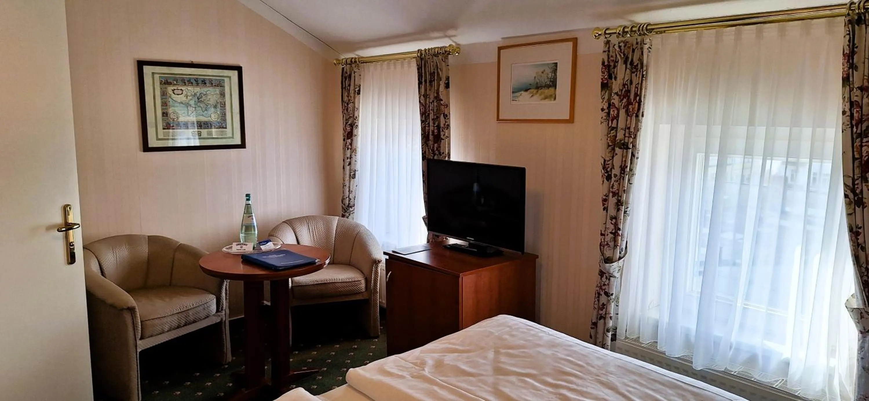 Seating area, Bed in Hotel Meereswelle - Anno 1875