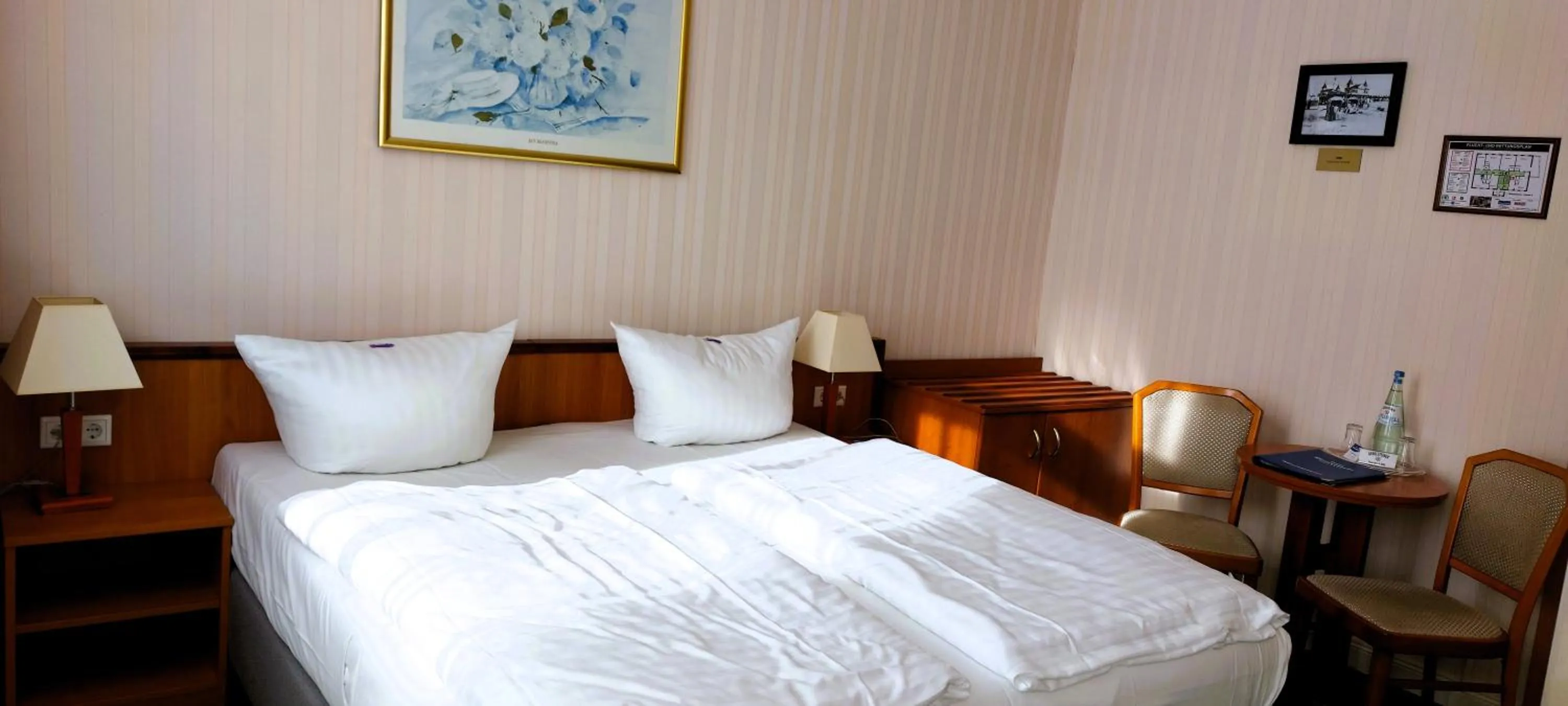 Photo of the whole room, Bed in Hotel Meereswelle - Anno 1875