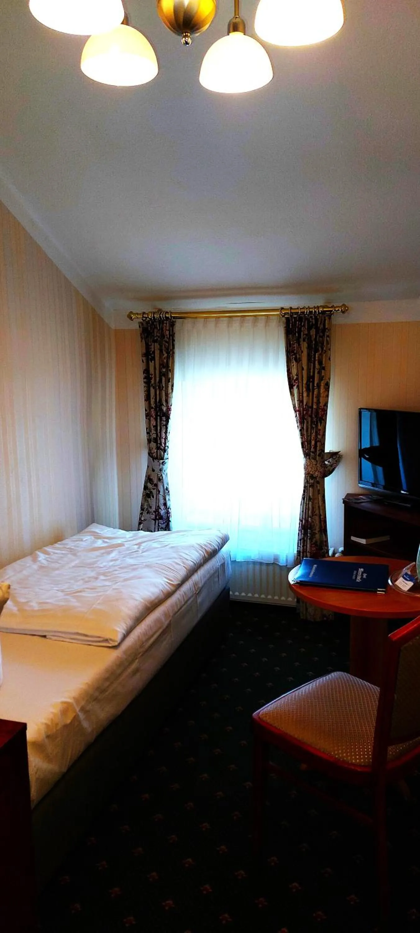 Photo of the whole room, Bed in Hotel Meereswelle - Anno 1875