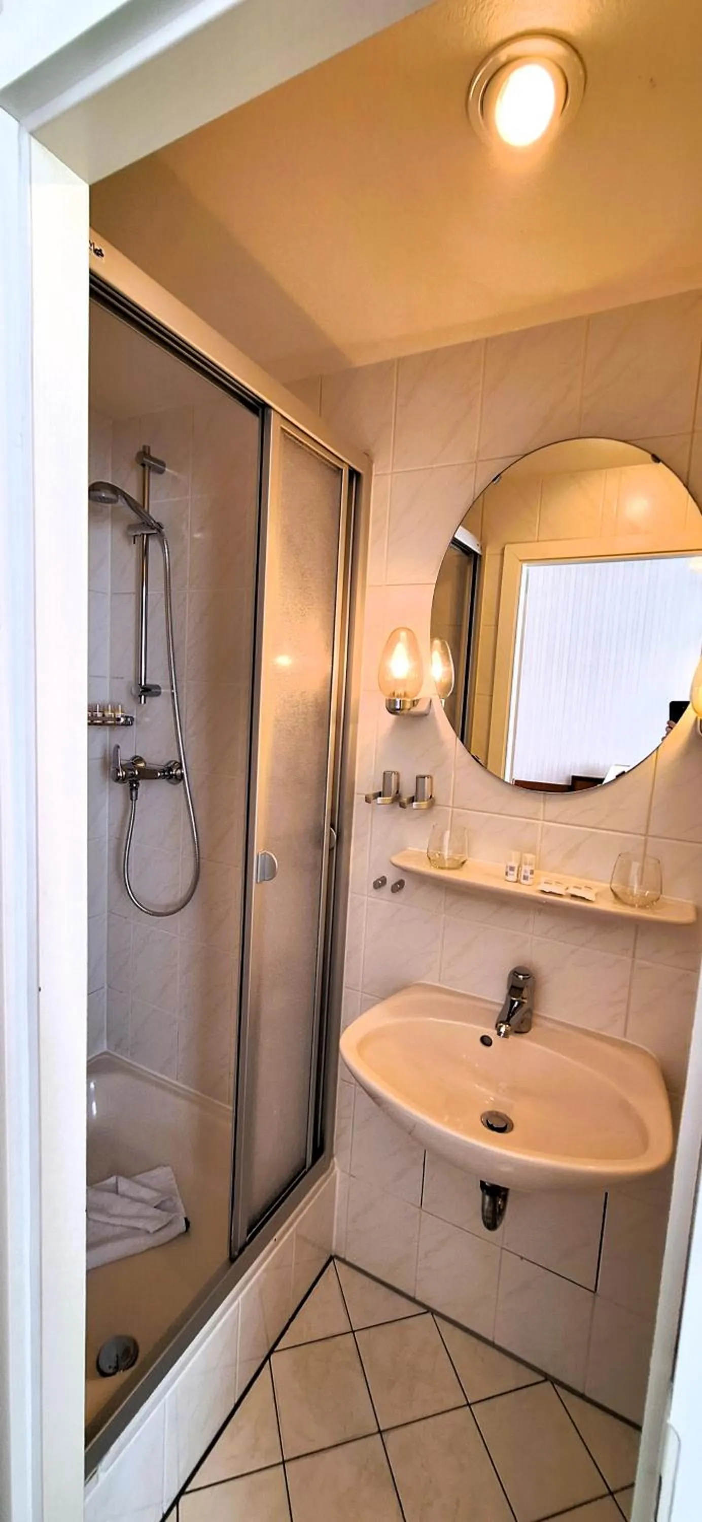 Bathroom in Hotel Meereswelle - Anno 1875