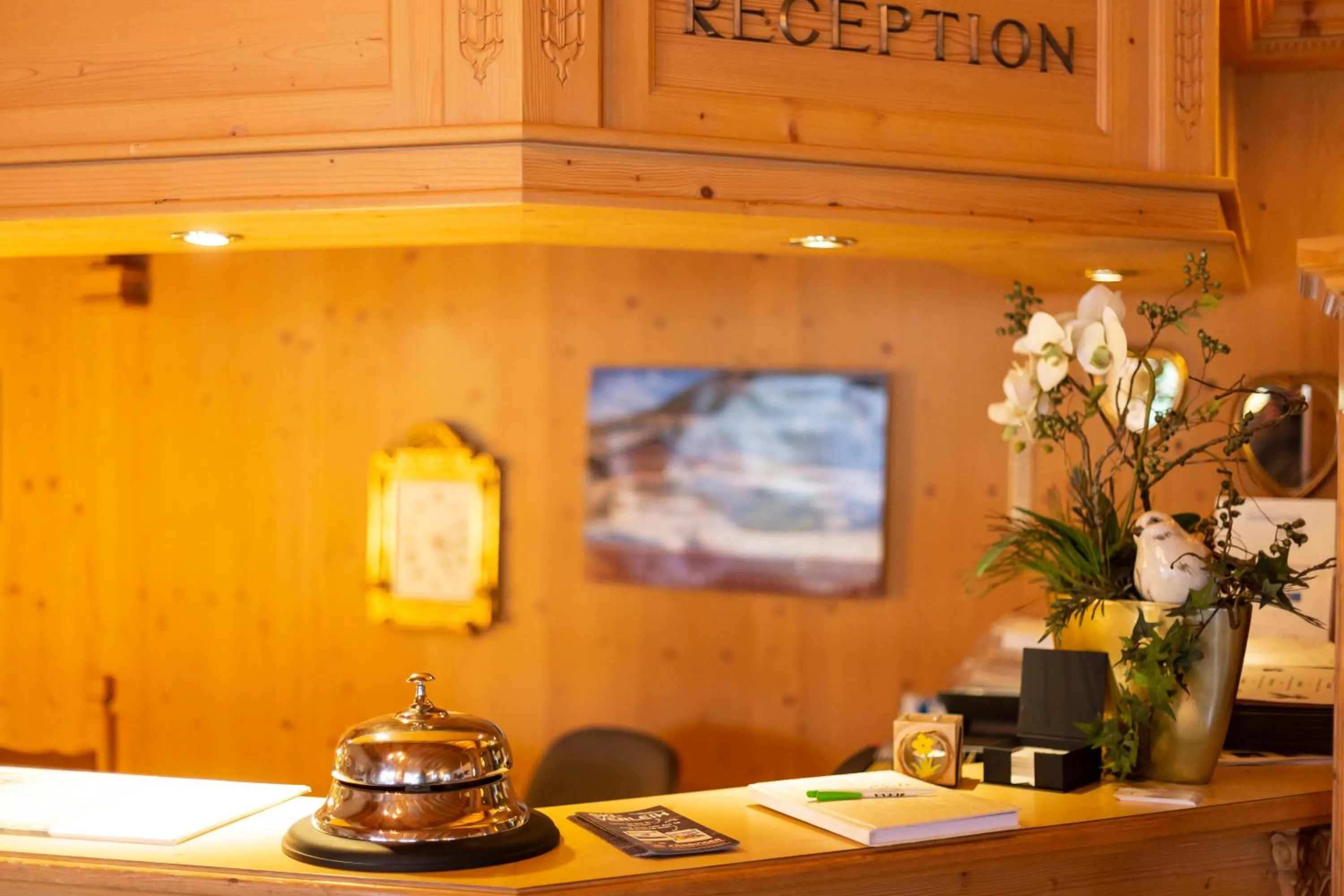 Lobby or reception in DEVA Achentaler Vitalhotel