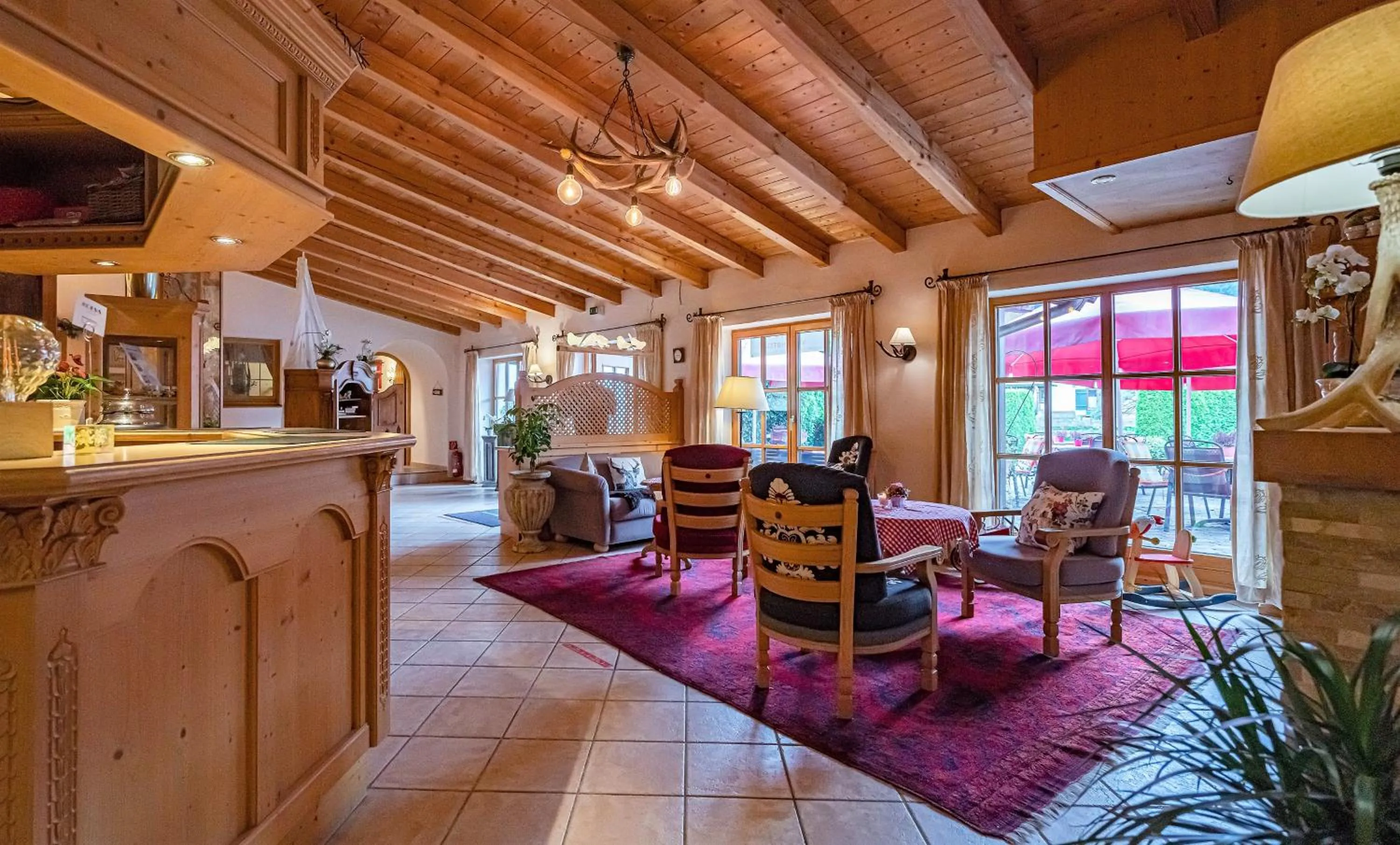 Lobby or reception in DEVA Achentaler Vitalhotel