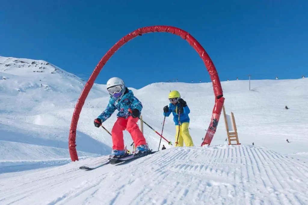 Skiing in SOWELL RESIDENCES Crêt Voland