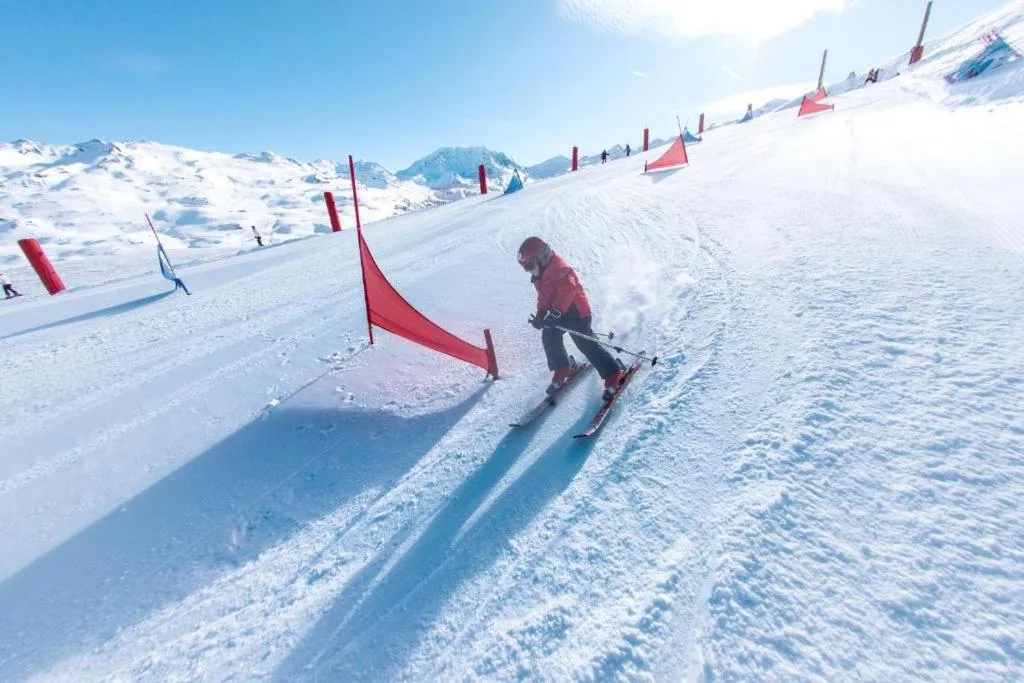 Skiing in SOWELL RESIDENCES Crêt Voland