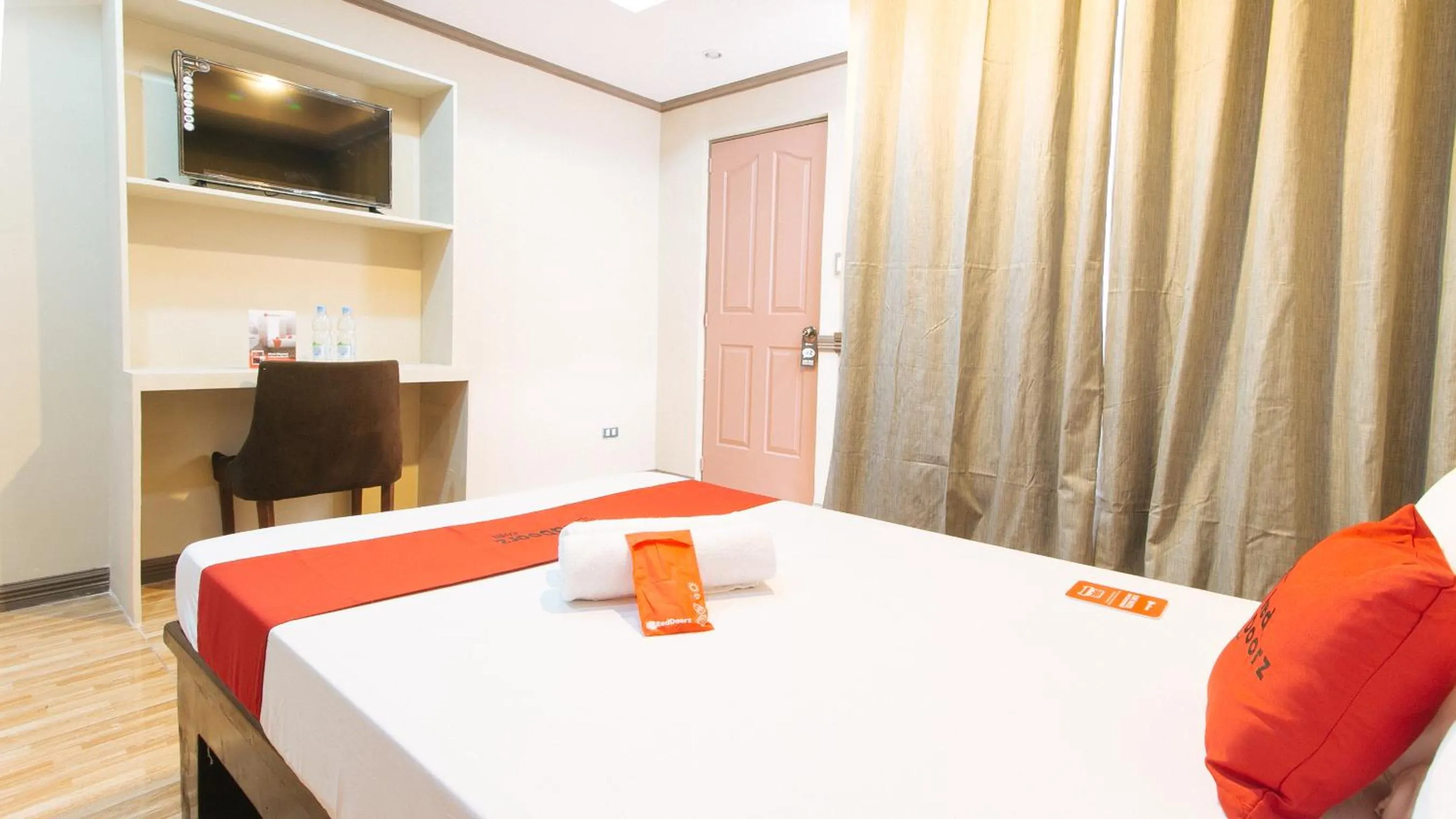 Bedroom, Bed in RedDoorz Plus at Canley Residential