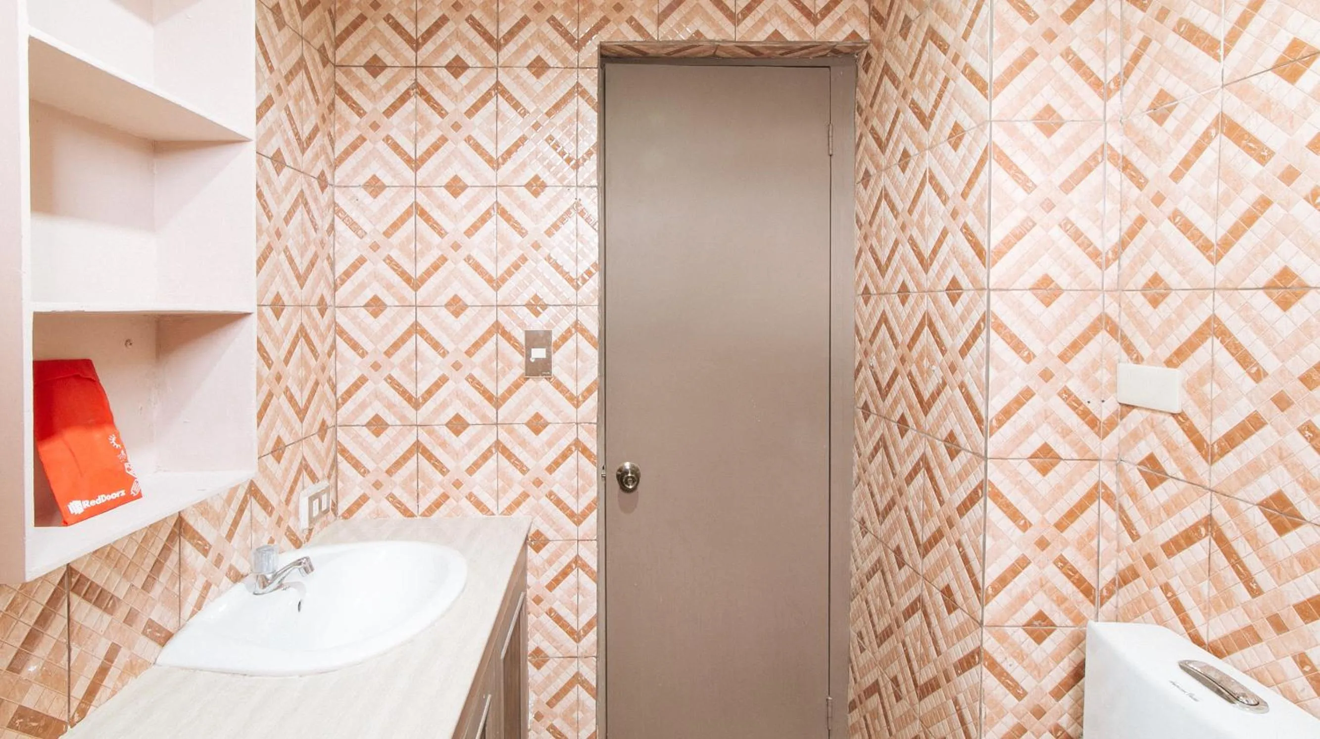 Bathroom, Bed in RedDoorz Plus at Canley Residential