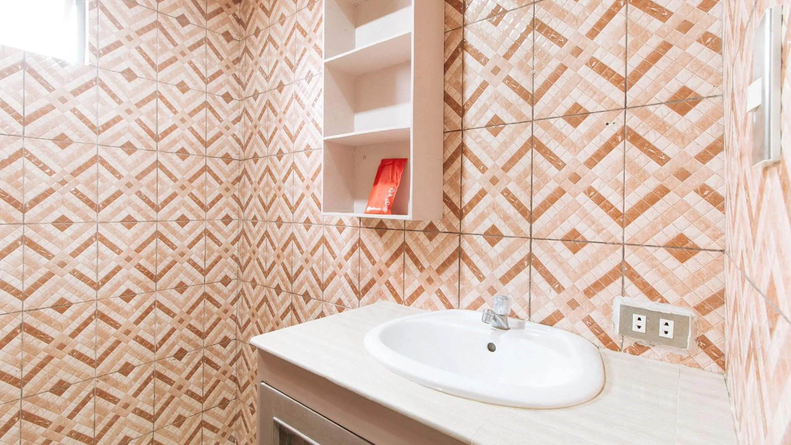 Bathroom in RedDoorz Plus at Canley Residential