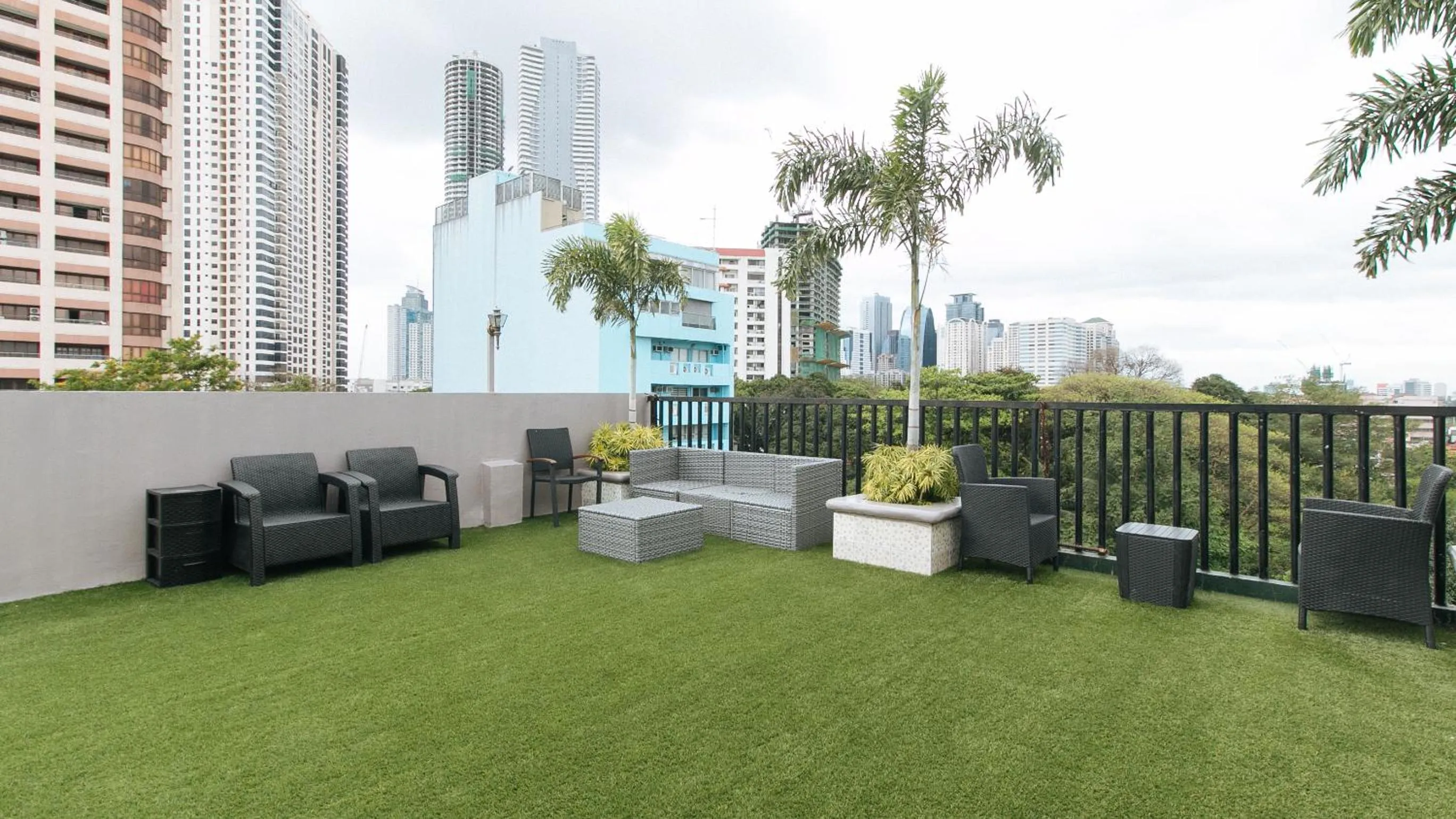 Balcony/Terrace in RedDoorz Plus at Canley Residential