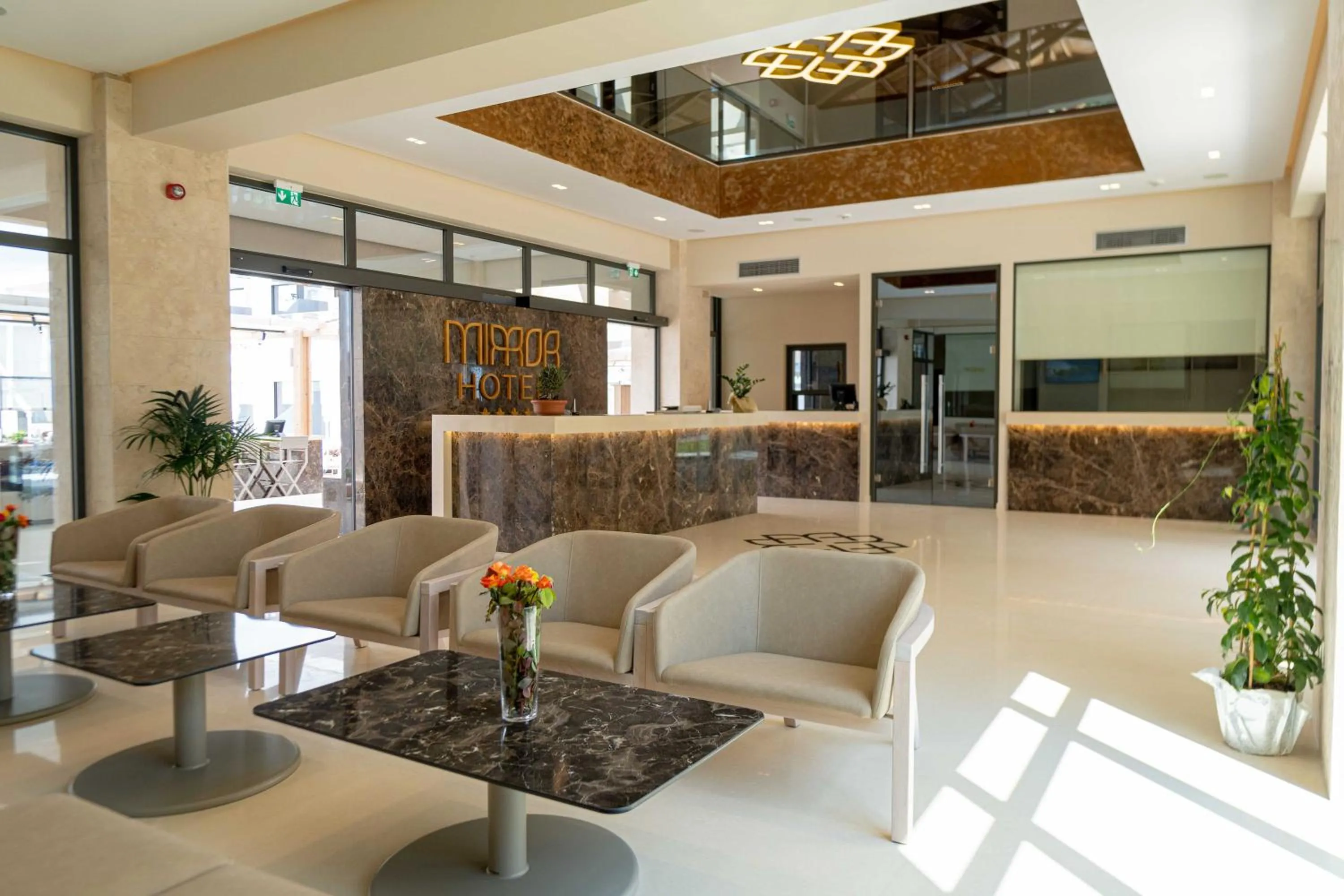 Lobby or reception in Mirror Hotel