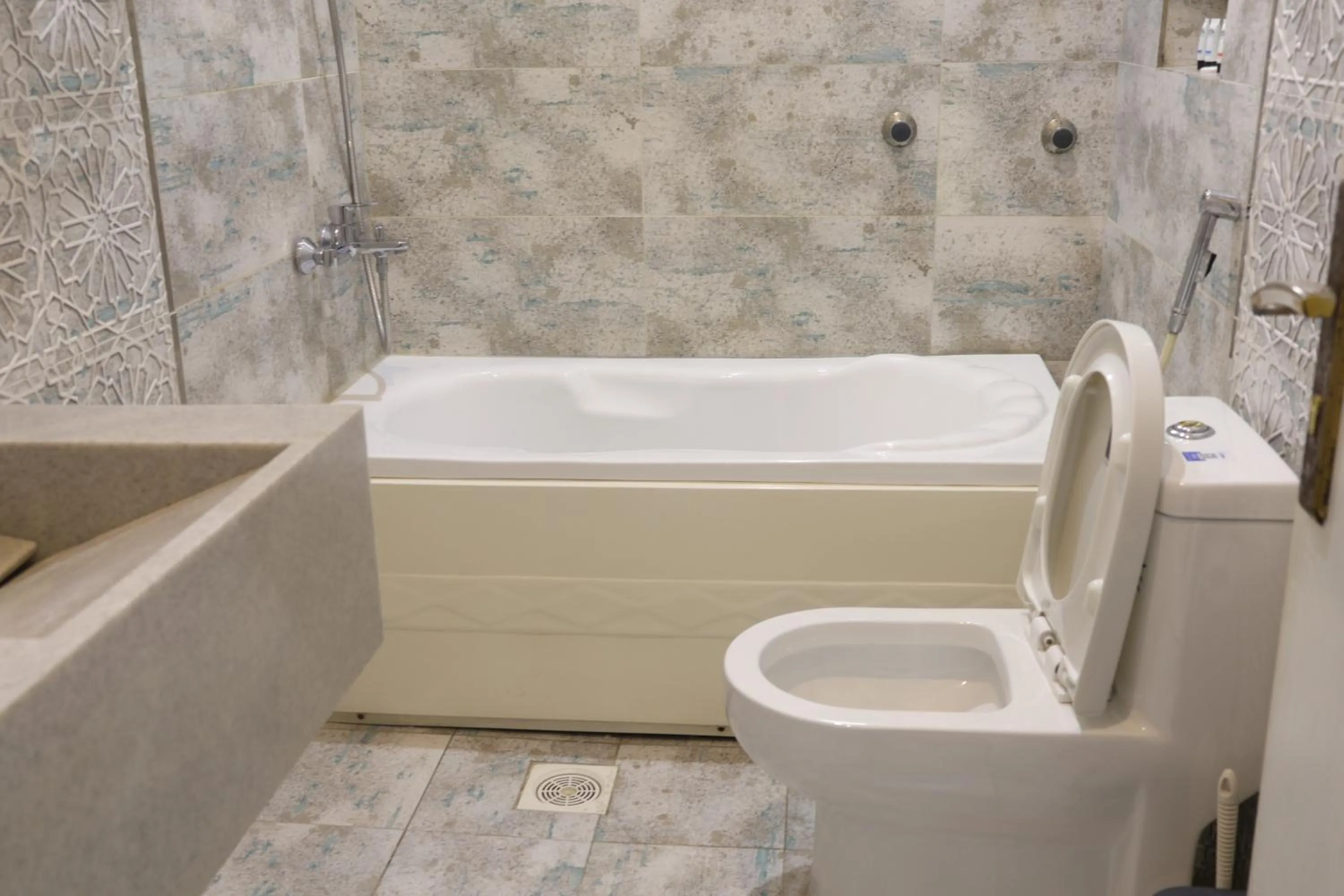 Areen Al Naeem Served Apartments