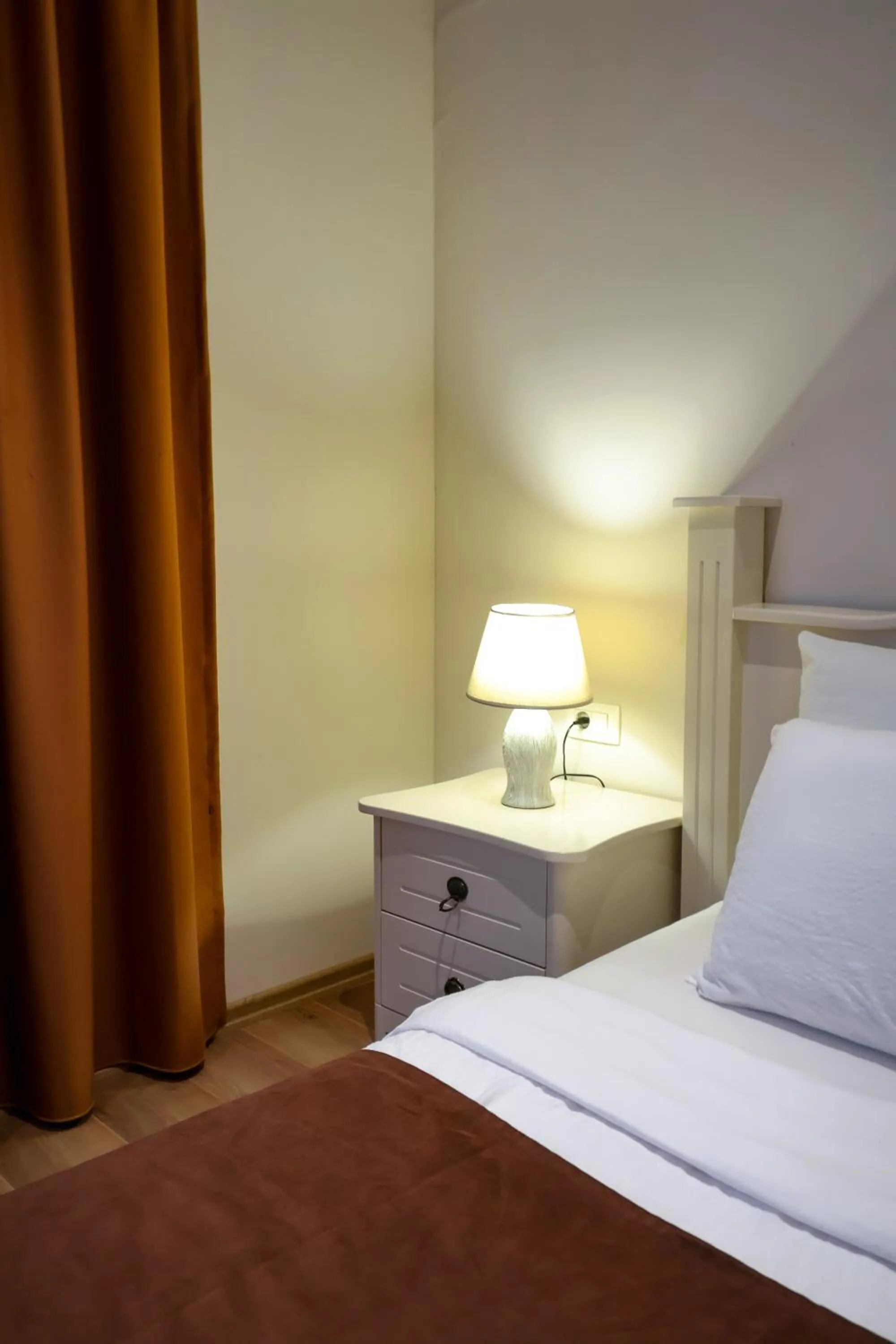 Bed in Hotel Semitronix
