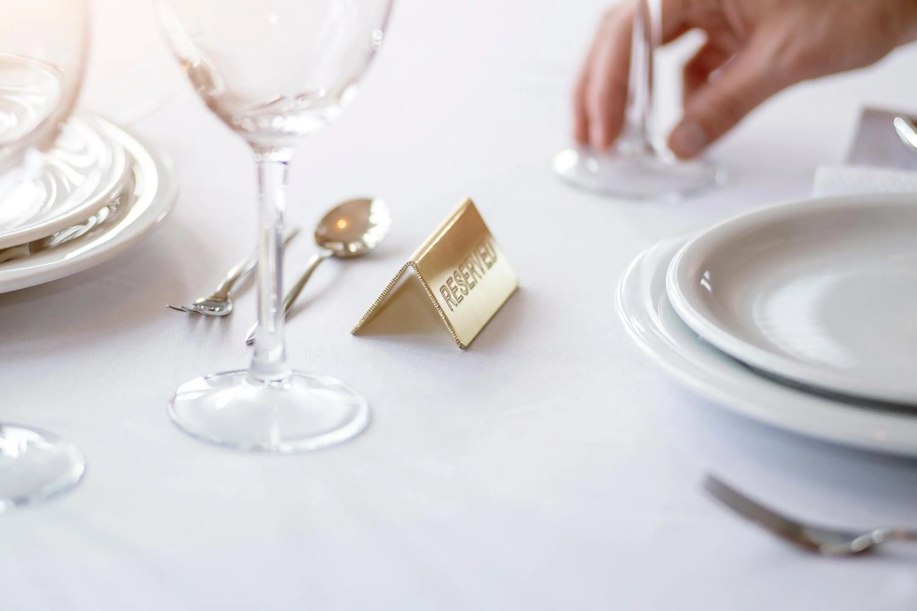 Restaurant/places to eat in Hotel Semitronix