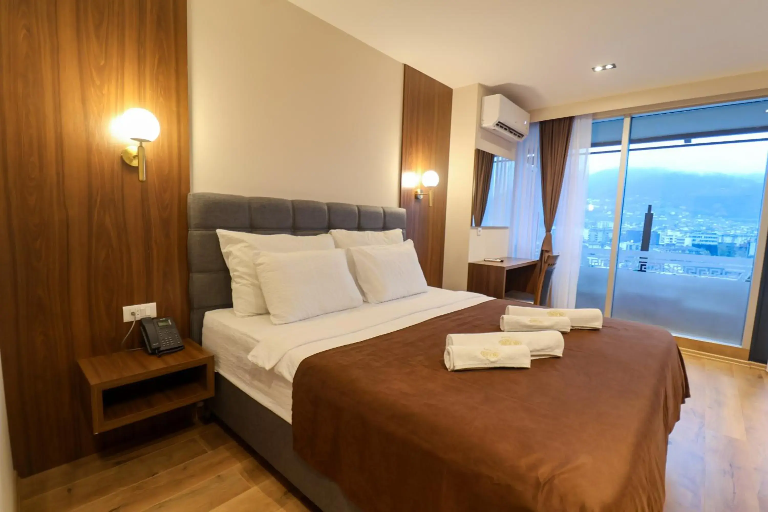Deluxe Double Room with Balcony in Hotel Semitronix Deluxe Double Room with Balcony in Hotel Semitronix