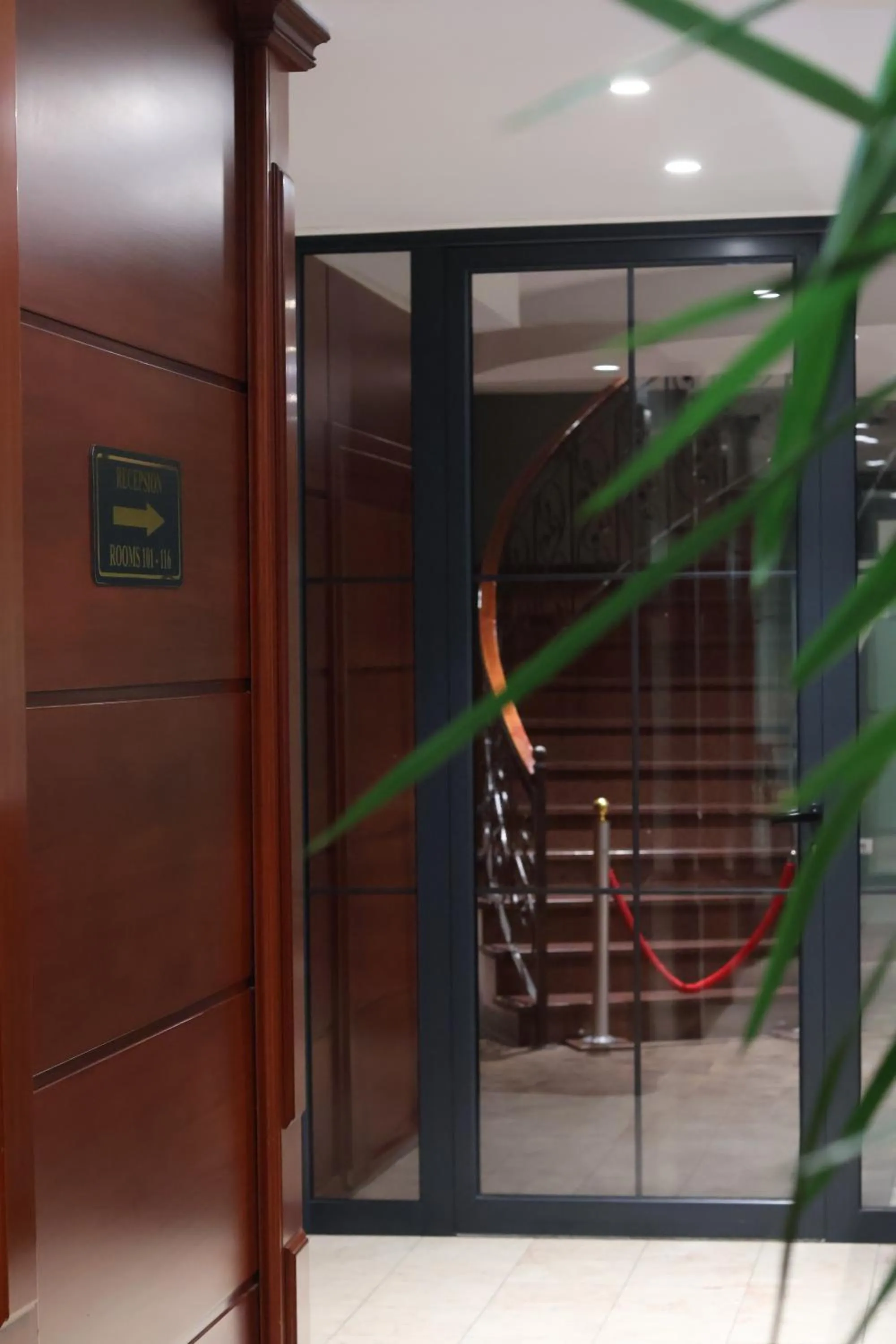 elevator in Hotel Semitronix