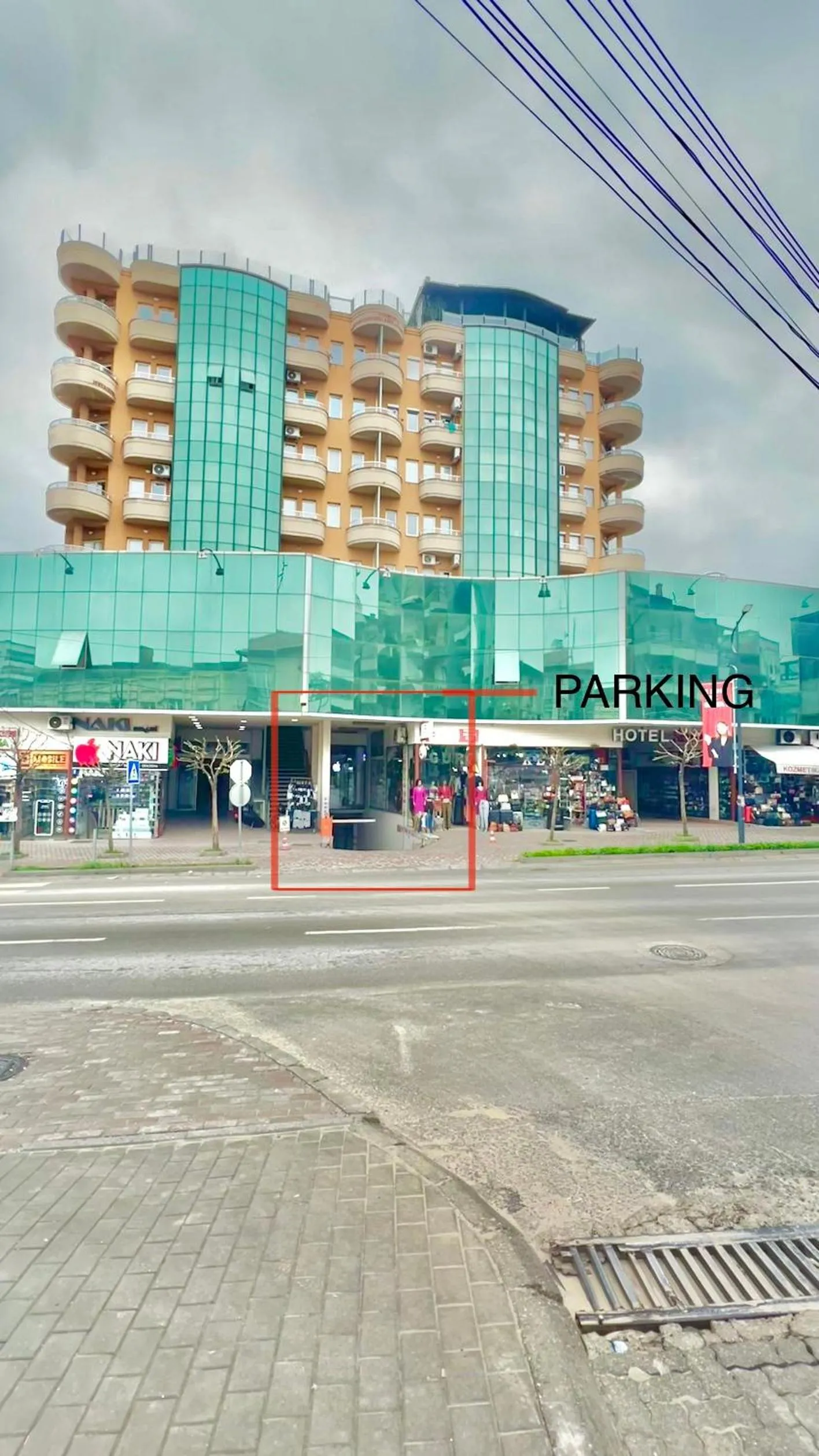 Property building in Hotel Semitronix