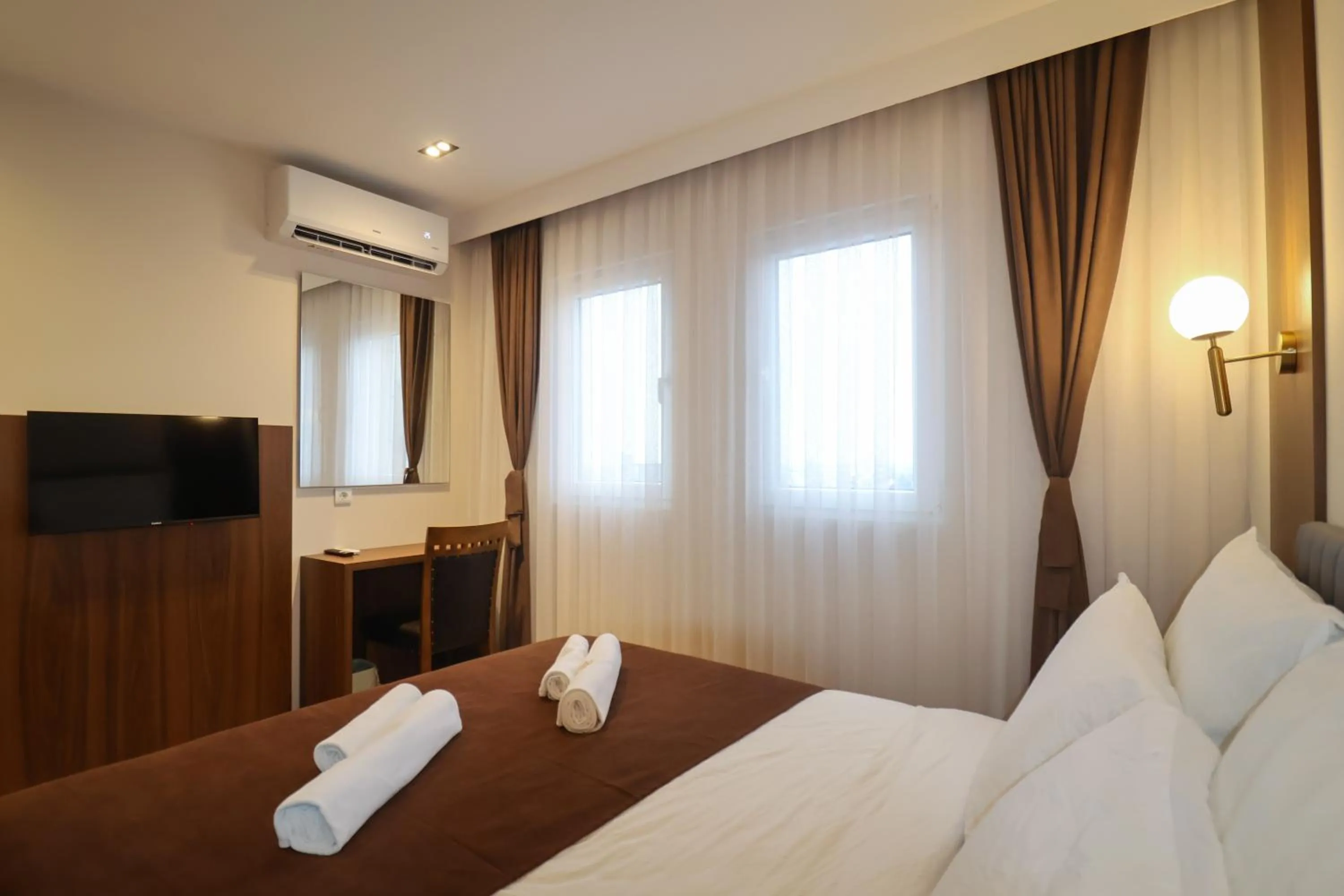 Bed in Hotel Semitronix