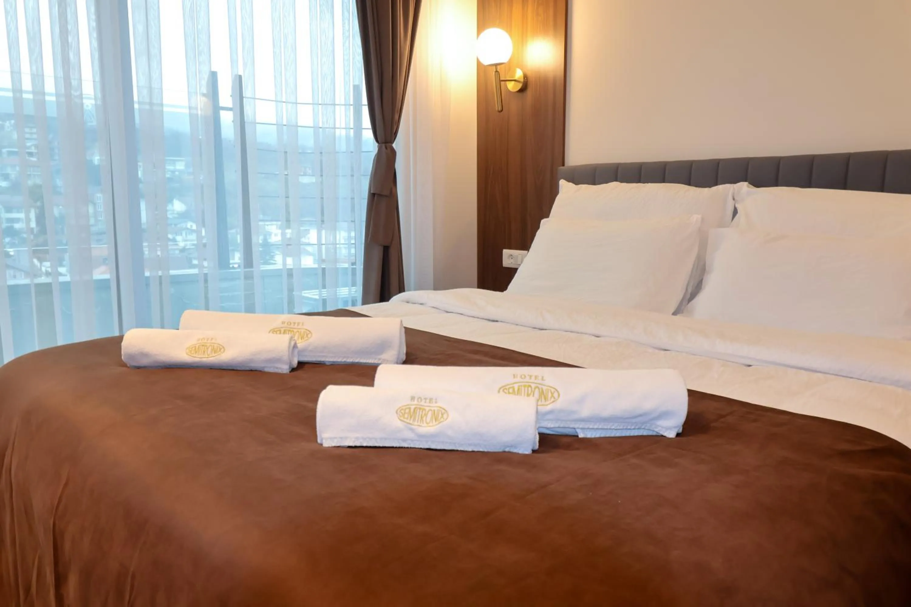 Bed in Hotel Semitronix