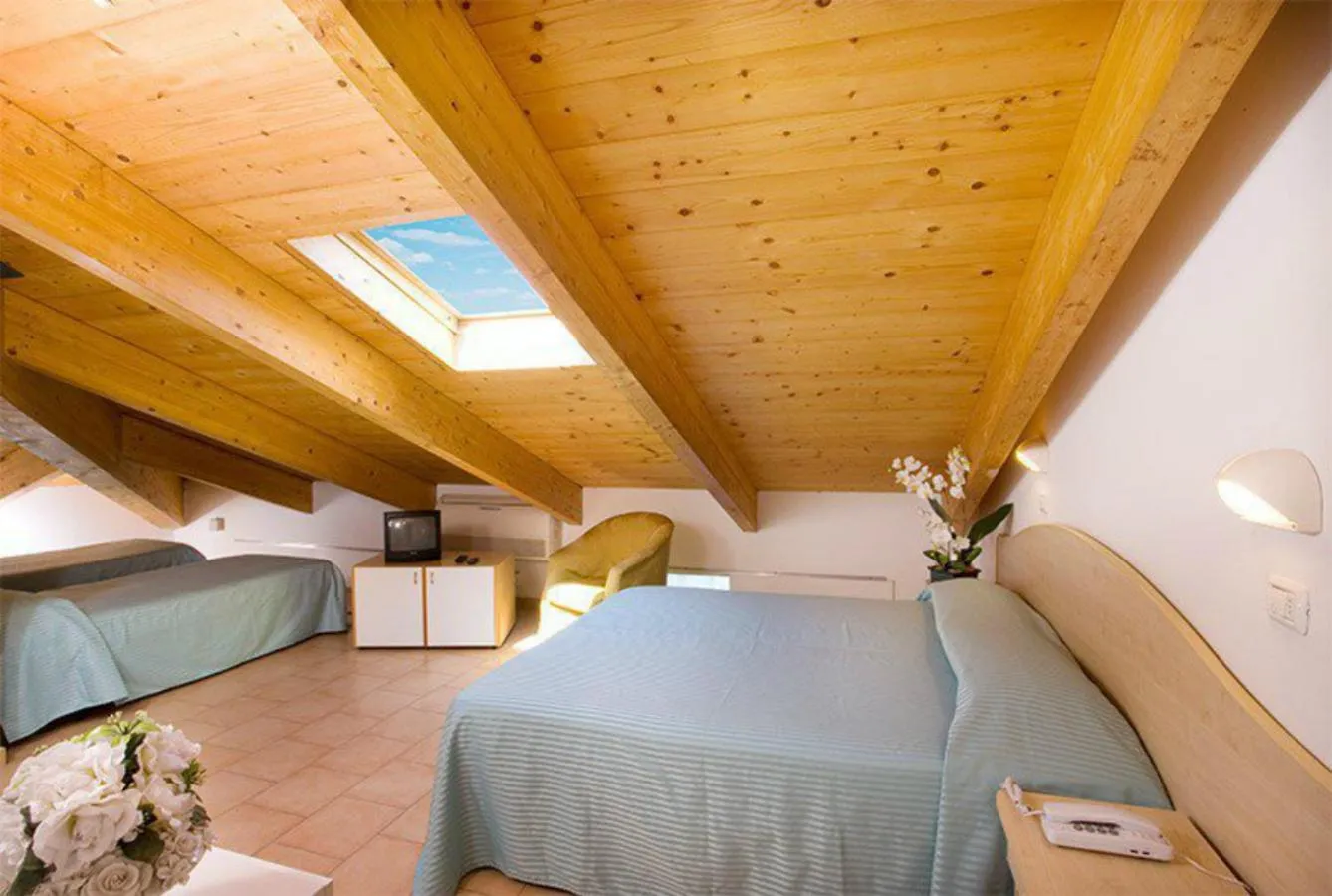 Bedroom, Bed in Mansarda Cannes