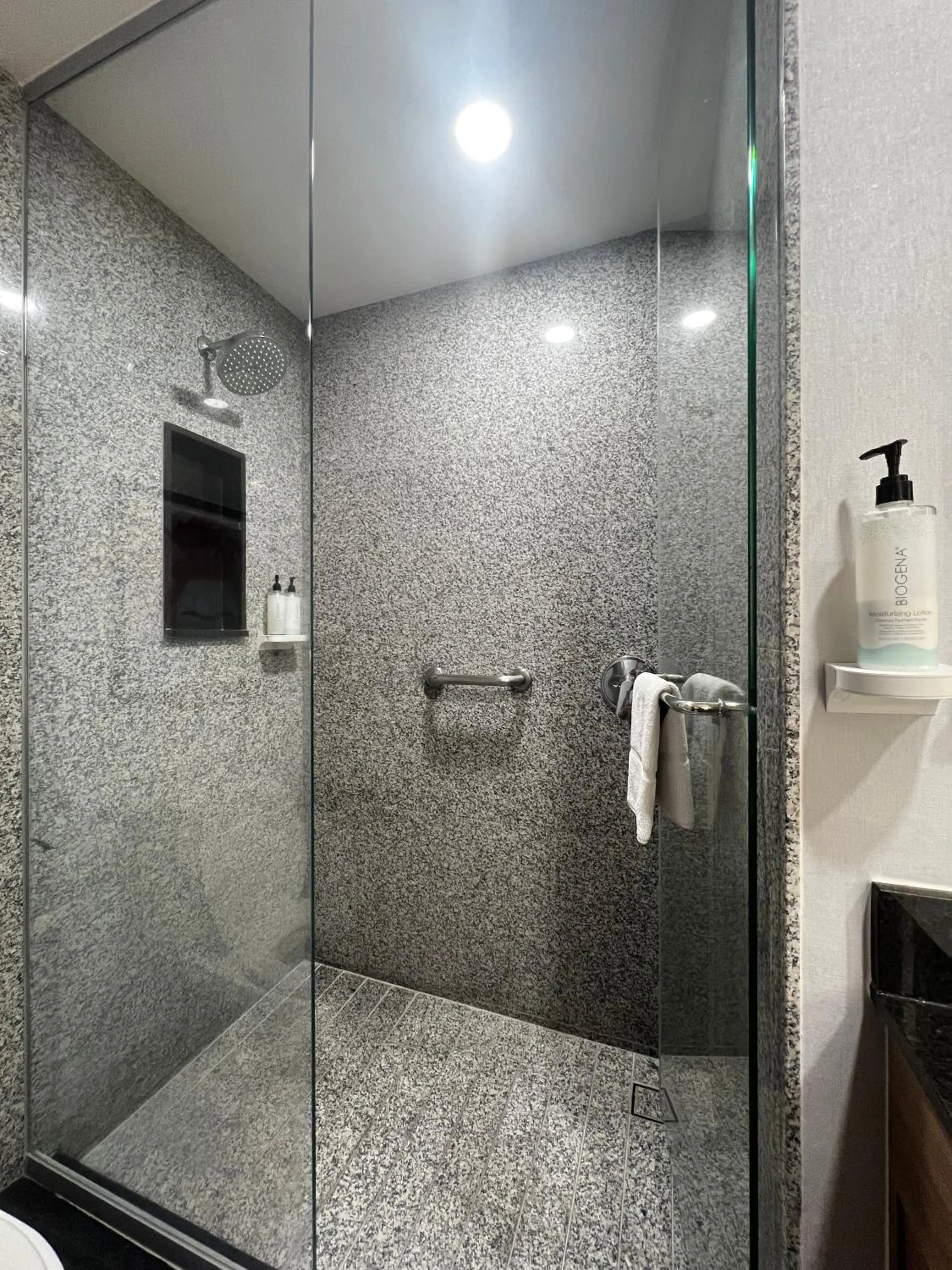 Bathroom in Hampton by Hilton Aguascalientes Downtown