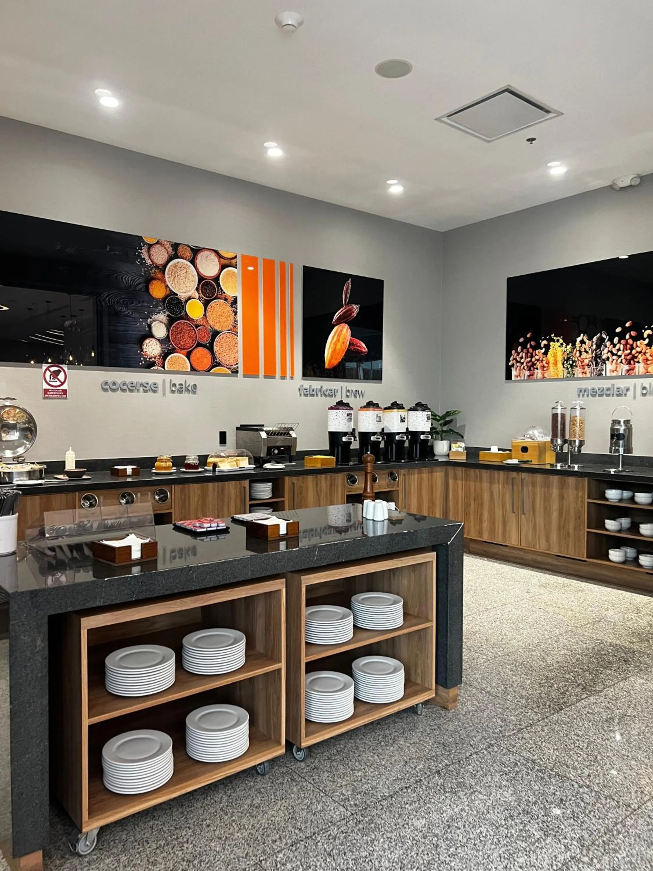 Restaurant/places to eat in Hampton by Hilton Aguascalientes Downtown