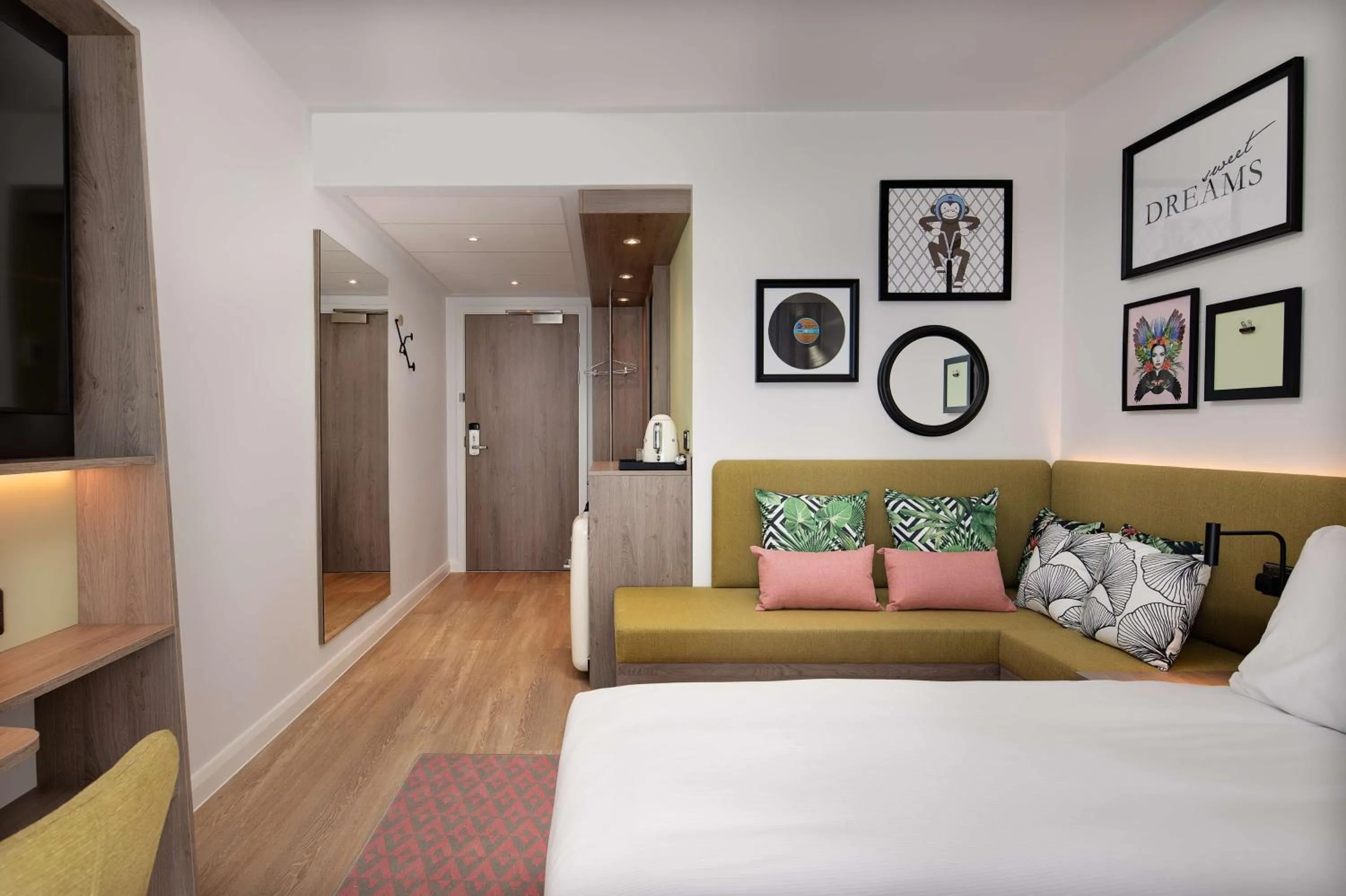 Bedroom, Bed in Hampton by Hilton High Wycombe